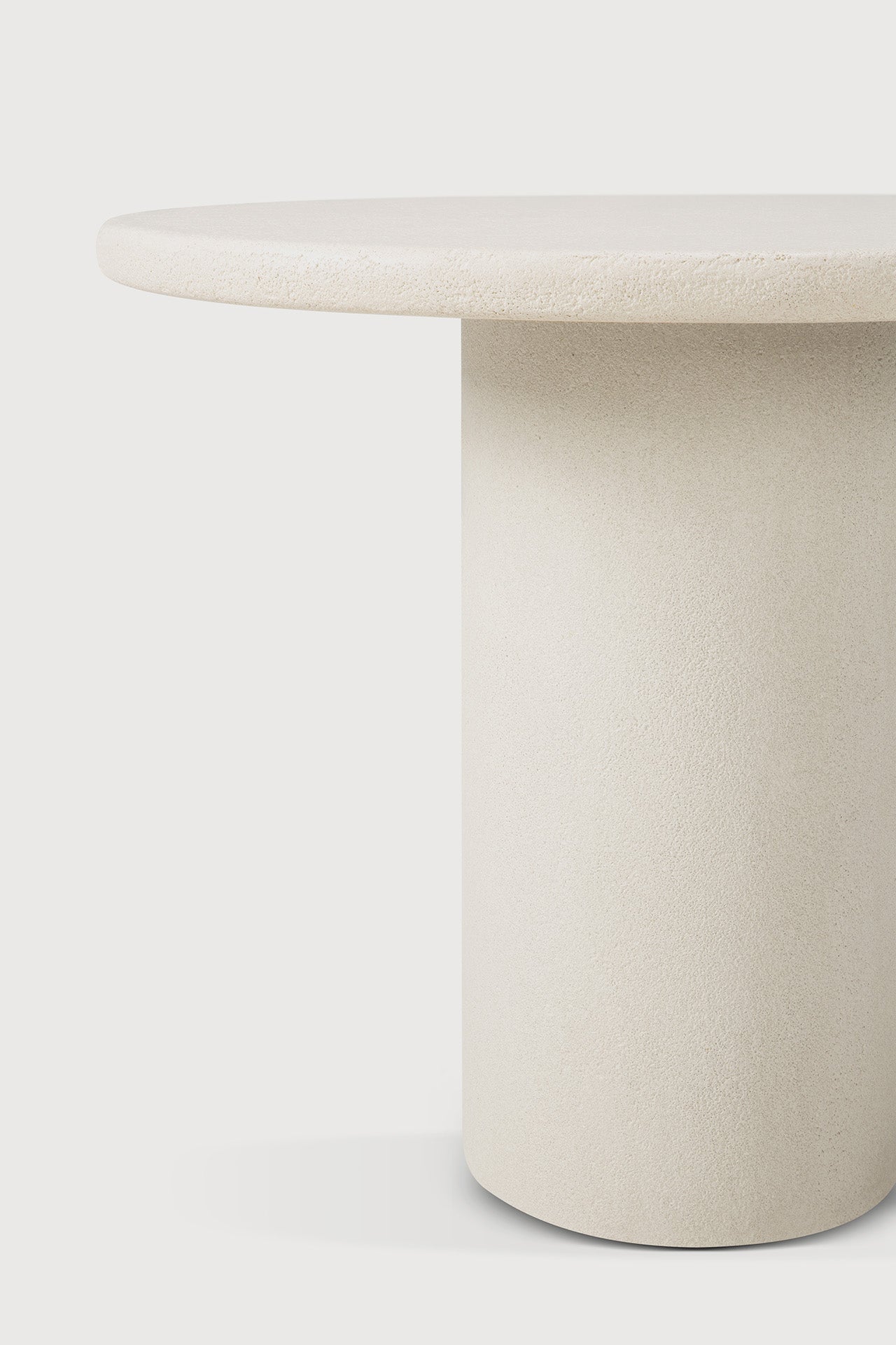 Elements dining table - varnished Microcement - Off White - round White Cliff Studio Dining Table