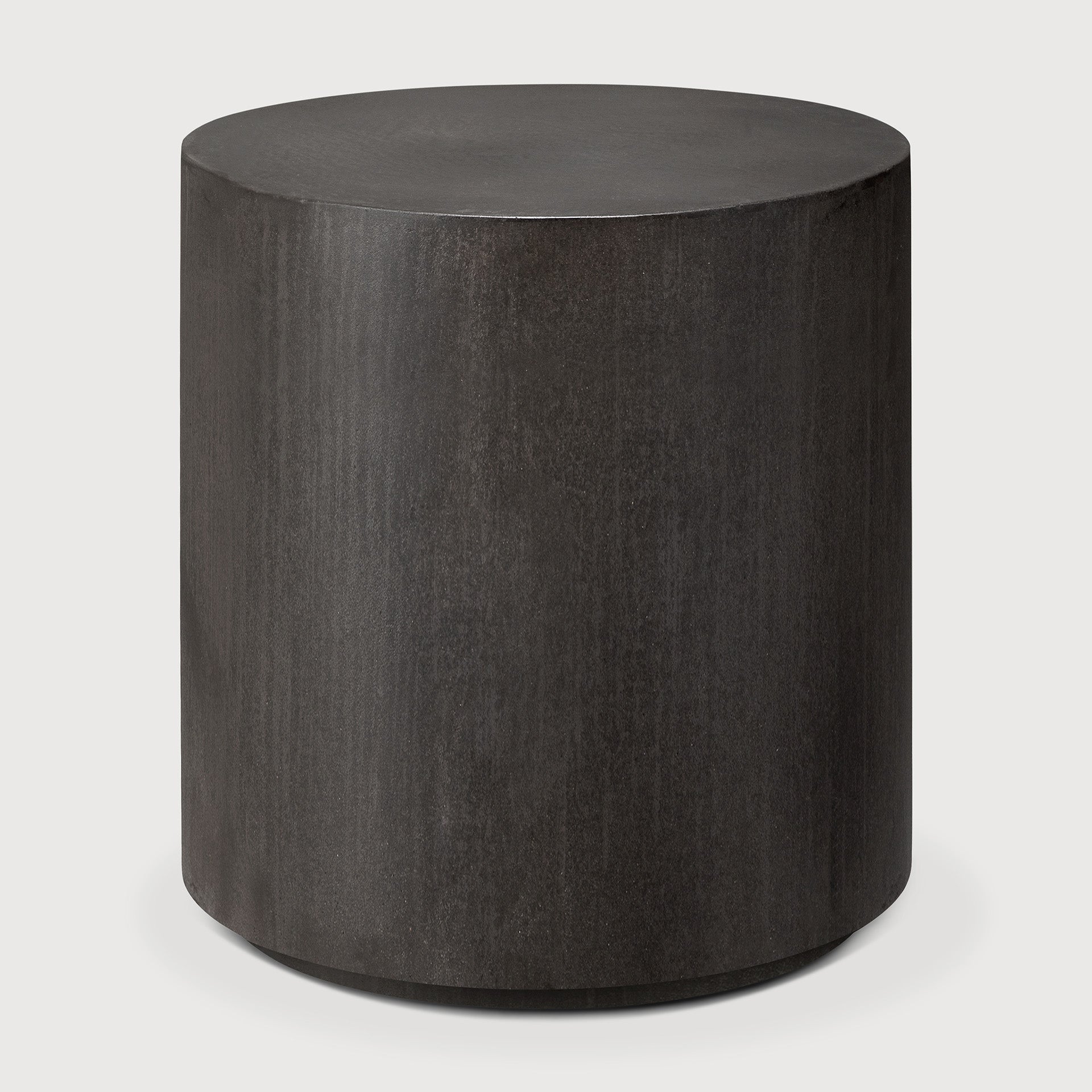 Elements outdoor side table - varnished concrete - Dark Grey - round White Cliff Studio Outdoor Side Table