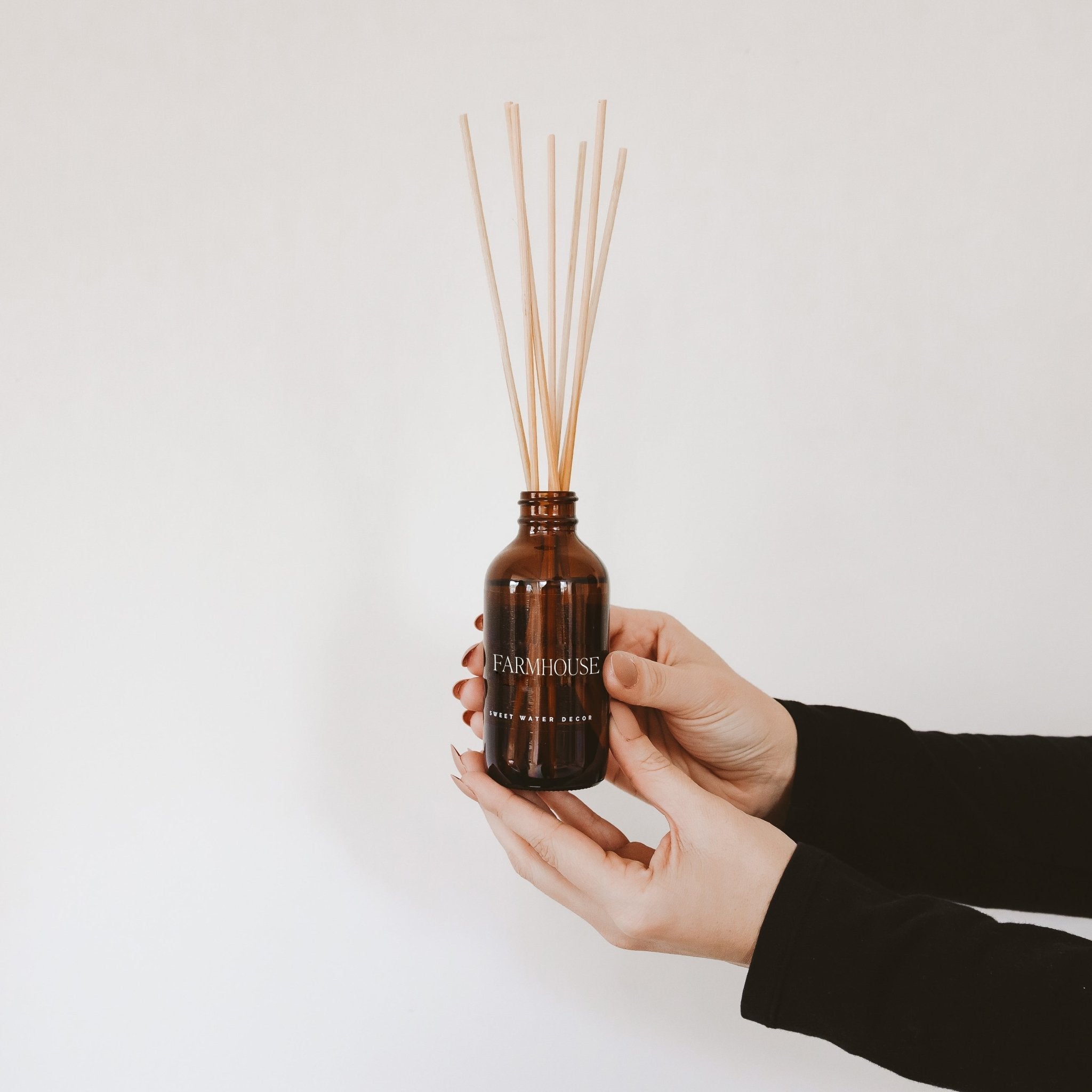 Farmhouse Amber Reed Diffuser White Cliff Studio Reed Diffusers