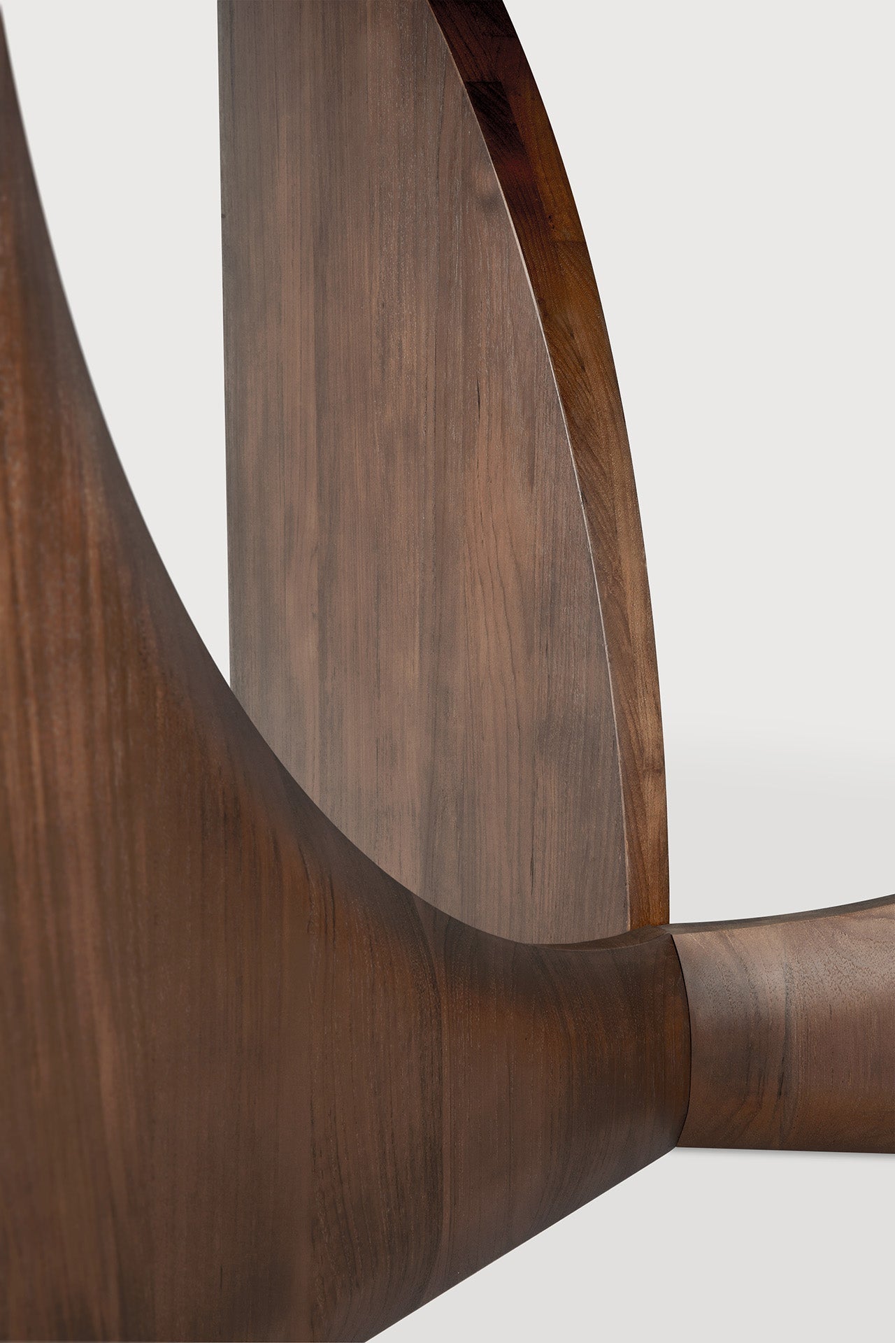 Geometric dining table - varnished teak - brown - round White Cliff Studio Dining Table