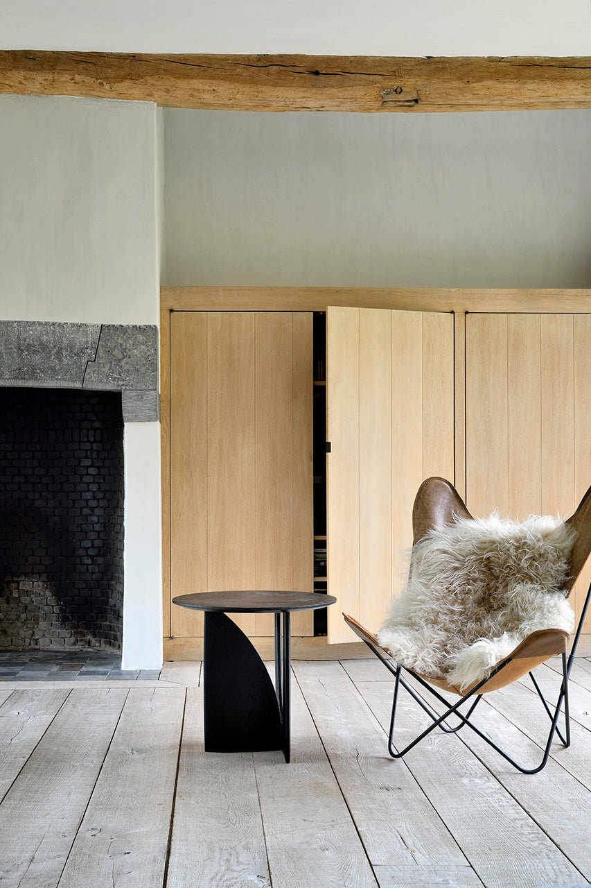 Geometric side table - varnished oak - black - round White Cliff Studio Side Table