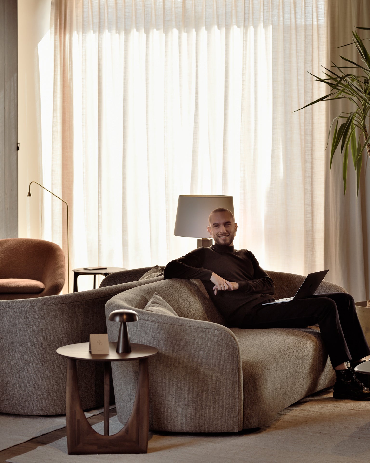 Geometric side table - varnished teak - brown - round White Cliff Studio Side Table