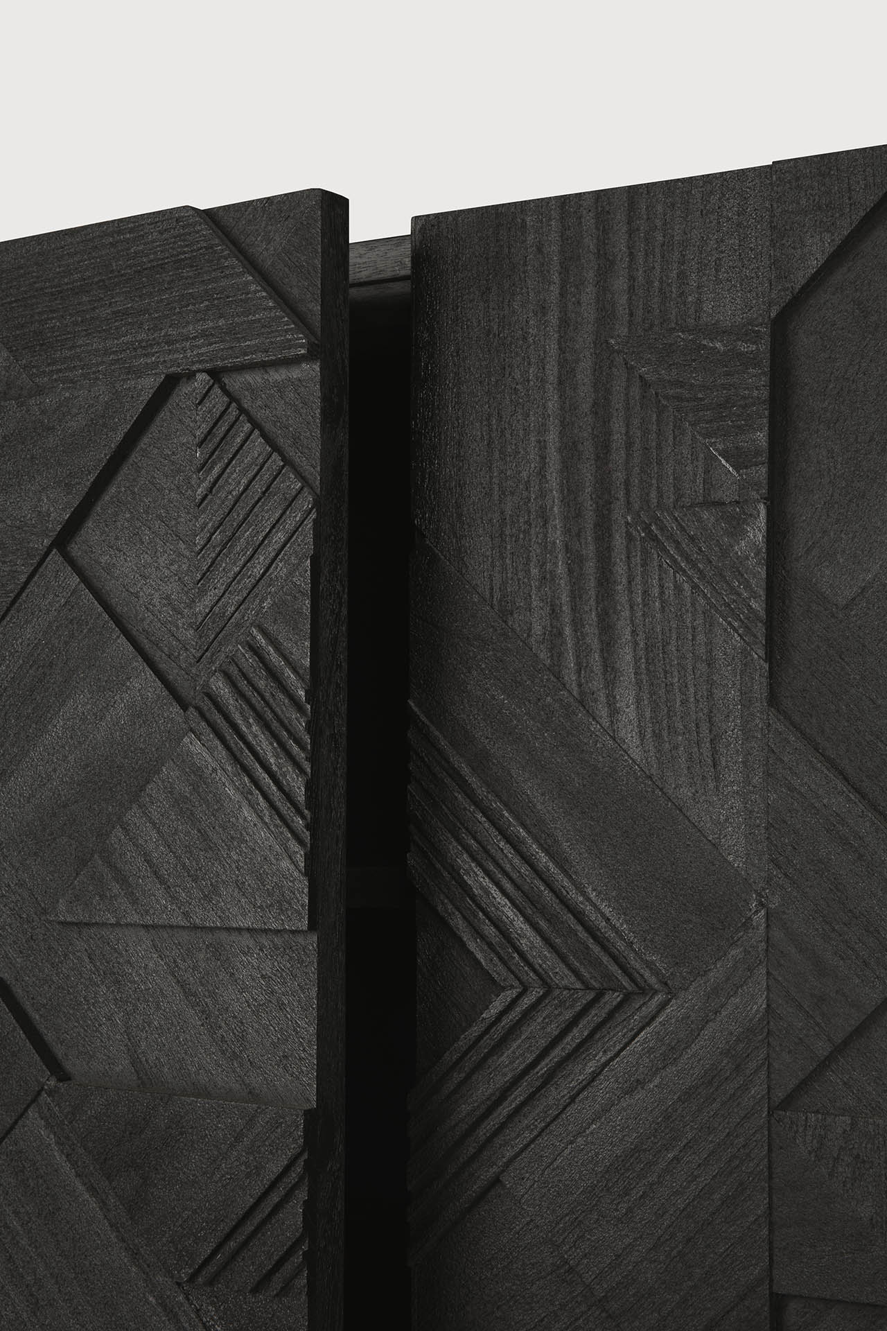 Graphic sideboard - varnished teak - black - 4 doors White Cliff Studio Sideboard