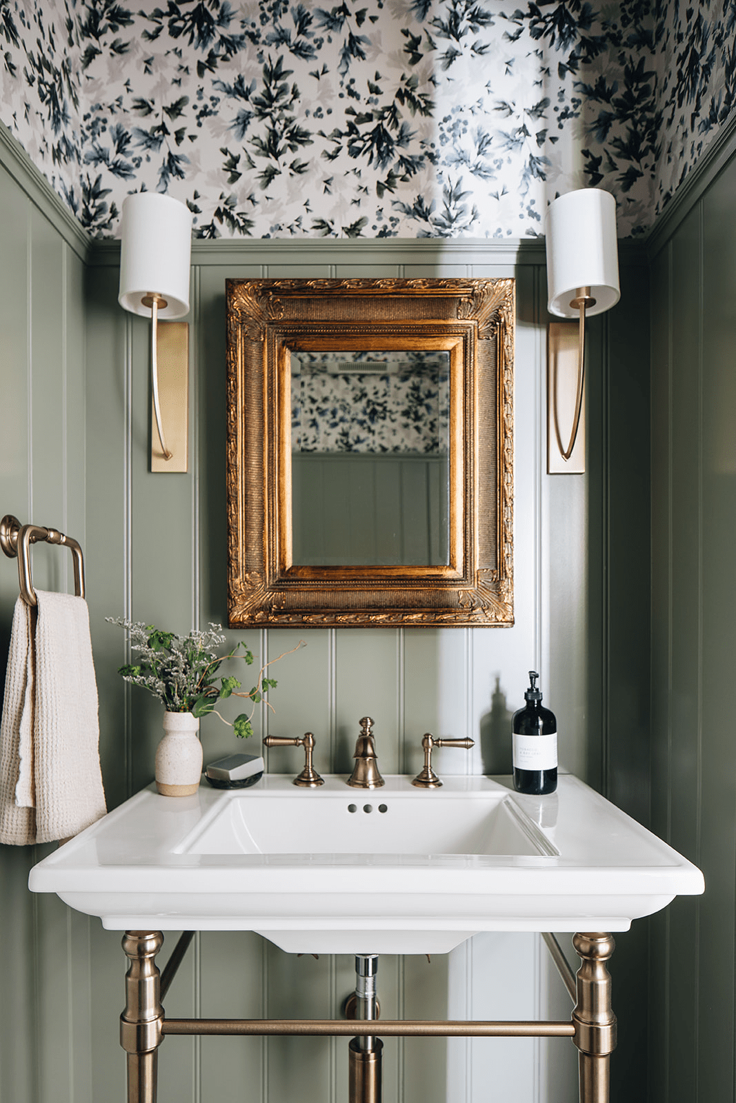 Hudson Valley Lighting | Colton Wall Sconce - AGED BRASS White Cliff Studio Wall Sconce