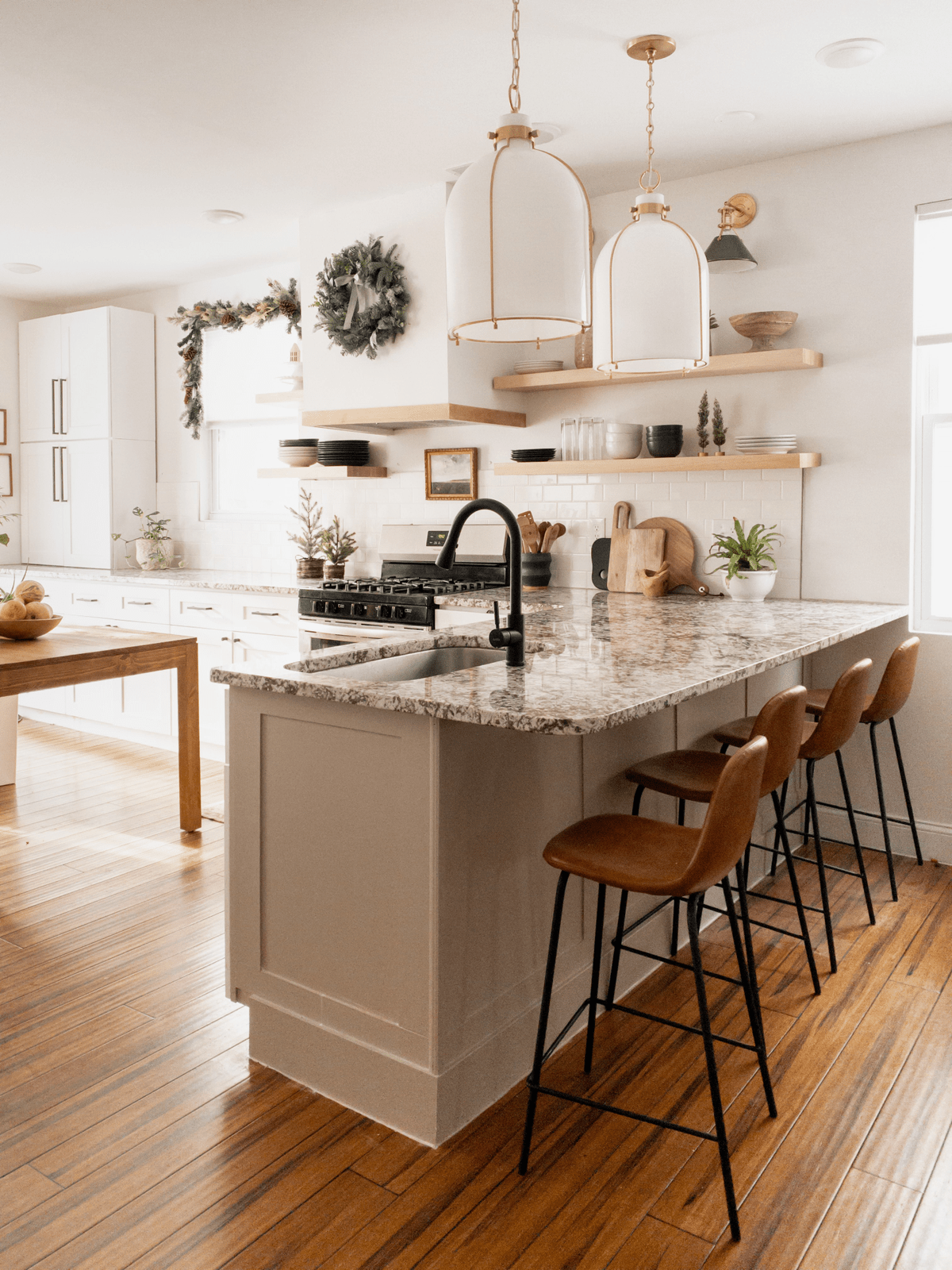 Hudson Valley Lighting | Eldridge Pendant - AGED BRASS White Cliff Studio Pendant