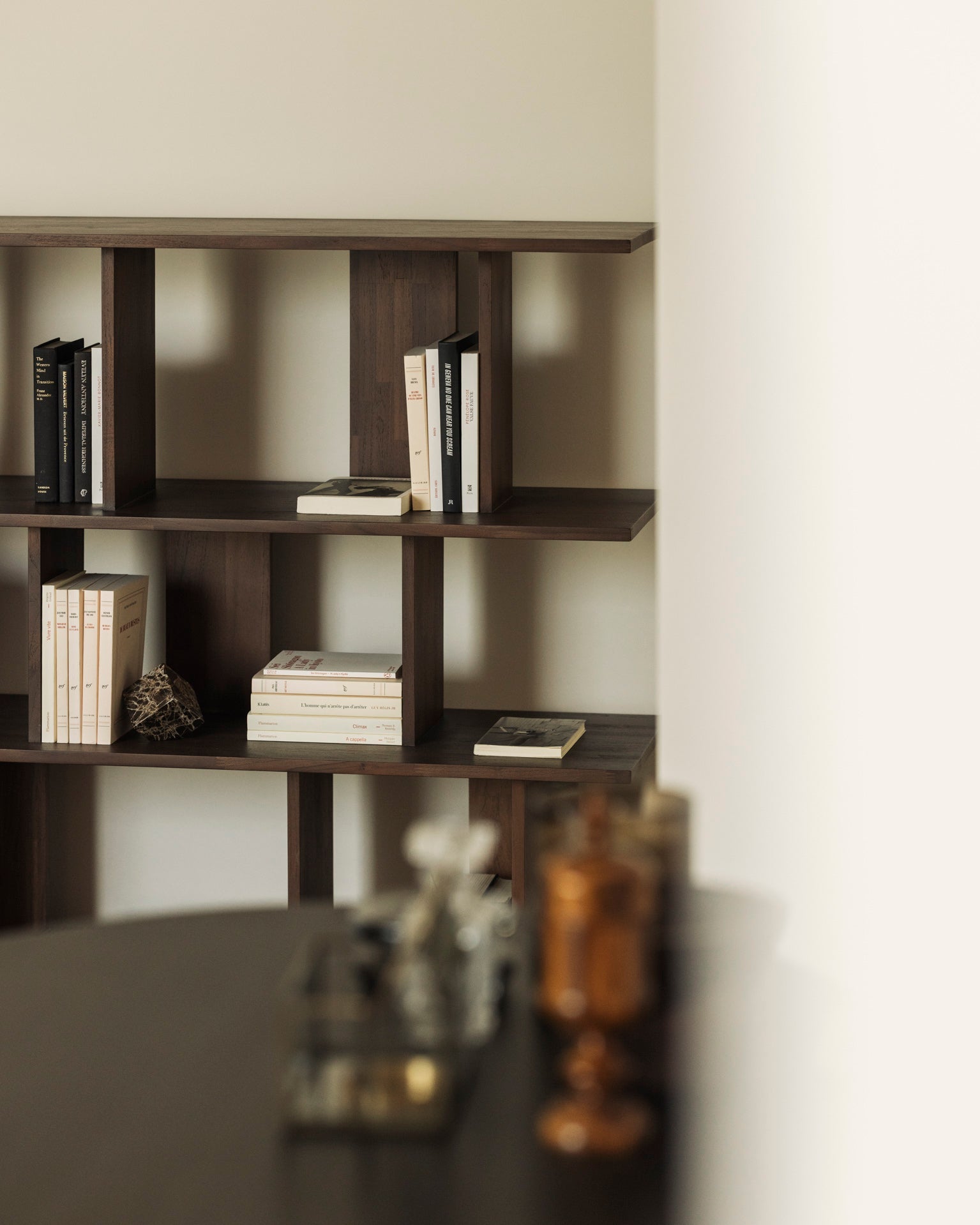 Irregular rack - varnished teak - brown White Cliff Studio Wall Shelf