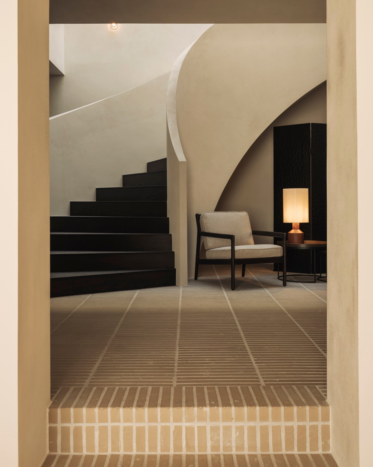 Jack lounge chair - varnished mahogany - dark brown - Ivory fabric White Cliff Studio Lounge Chair