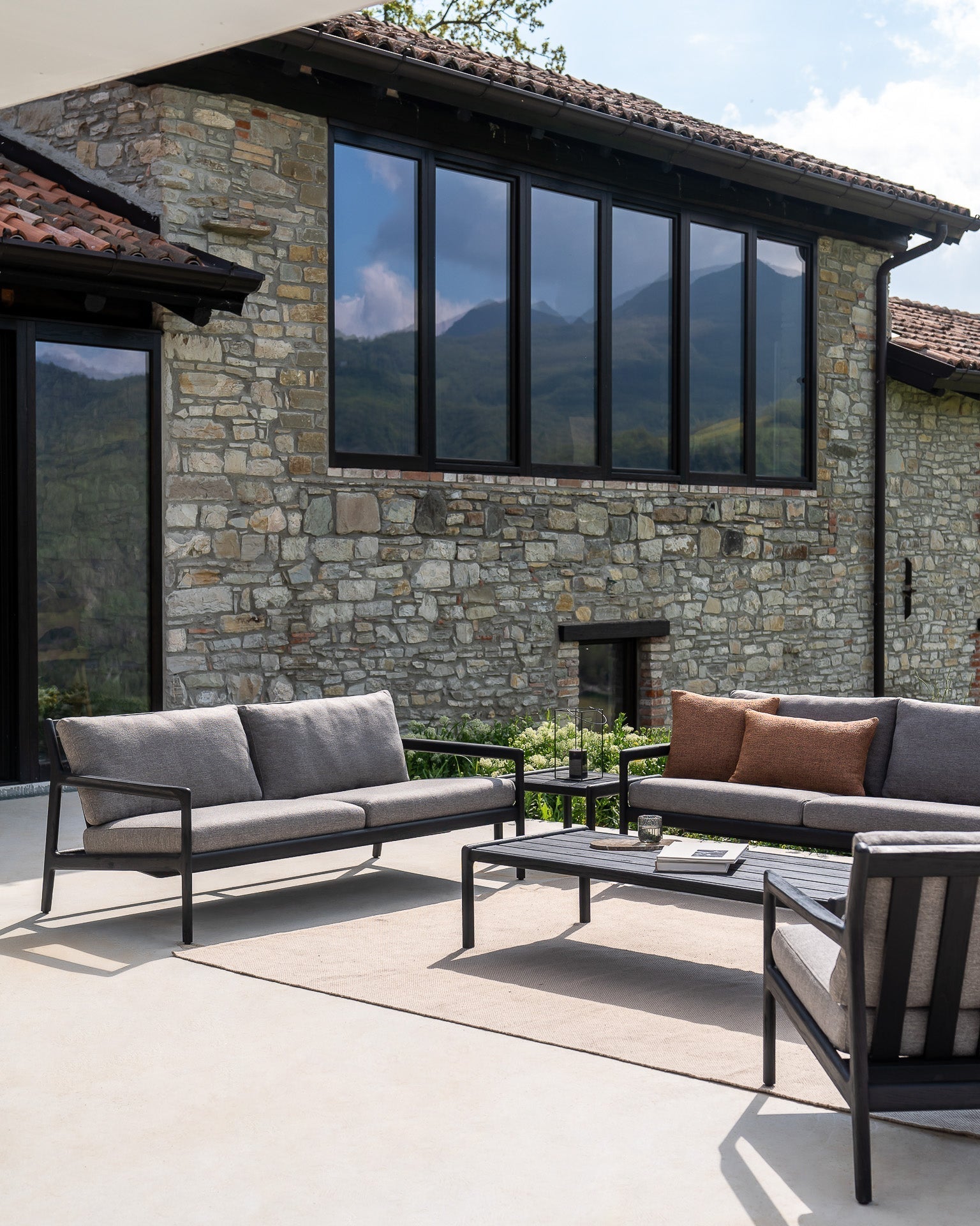 Jack Outdoor Coffee Table White Cliff Studio Outdoor Coffee Table
