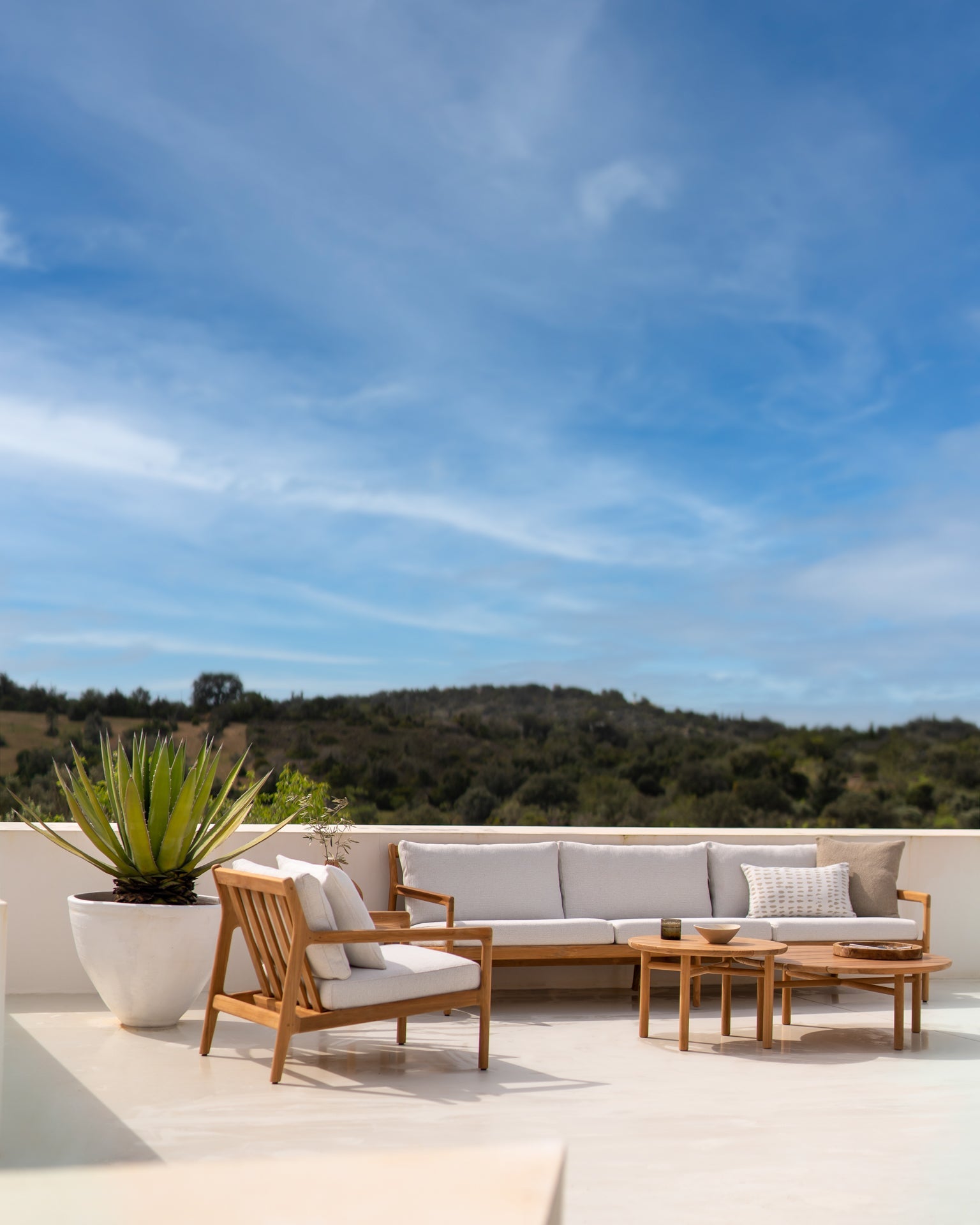 Jack outdoor sofa - teak - Off White fabric - 3+ seater White Cliff Studio Outdoor Sofa