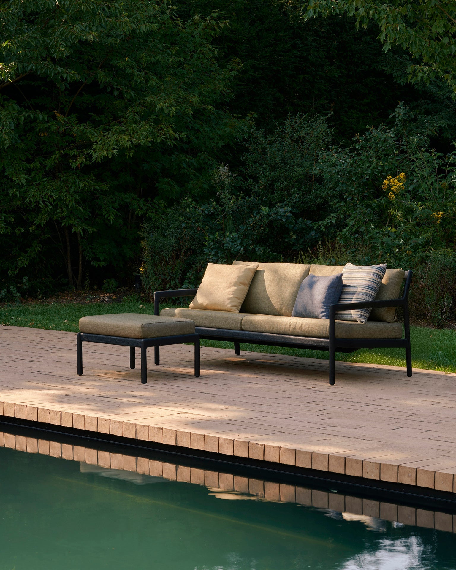 Jack outdoor sofa - varnished teak - black - Green fabric - 2+ seater White Cliff Studio Outdoor Sofa