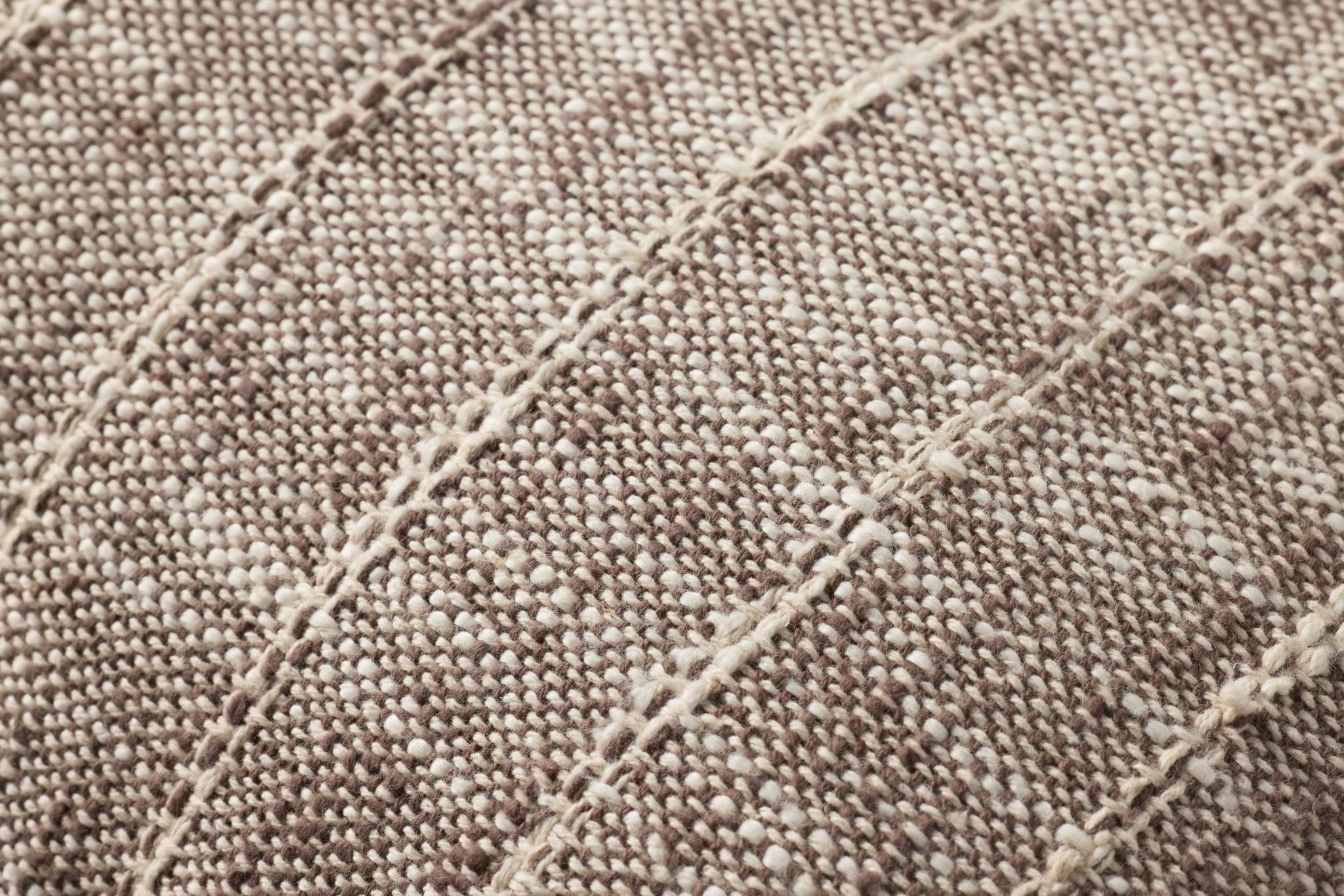 Loloi Brown / Ivory Pillow White Cliff Studio Pillow