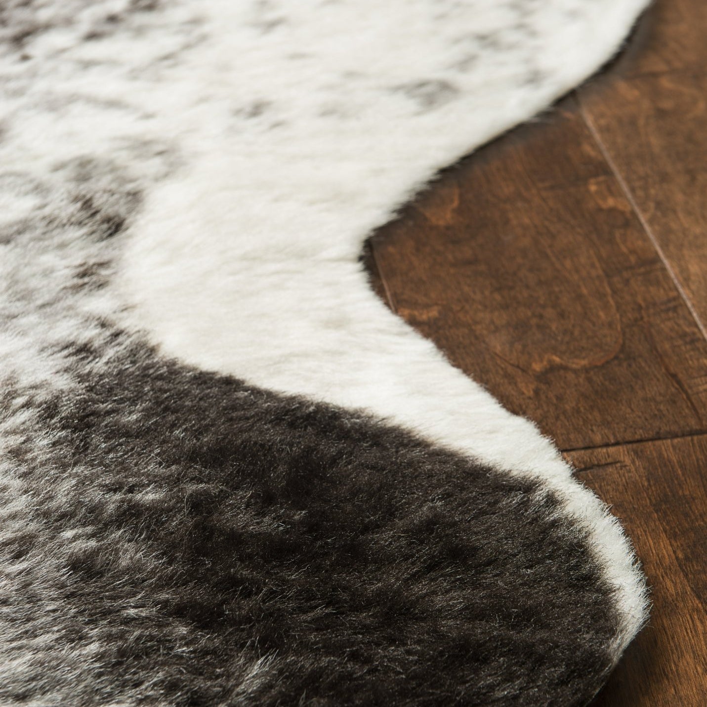 Loloi Grand Canyon Ivory / Charcoal Accent Rug White Cliff Studio Accent Rug