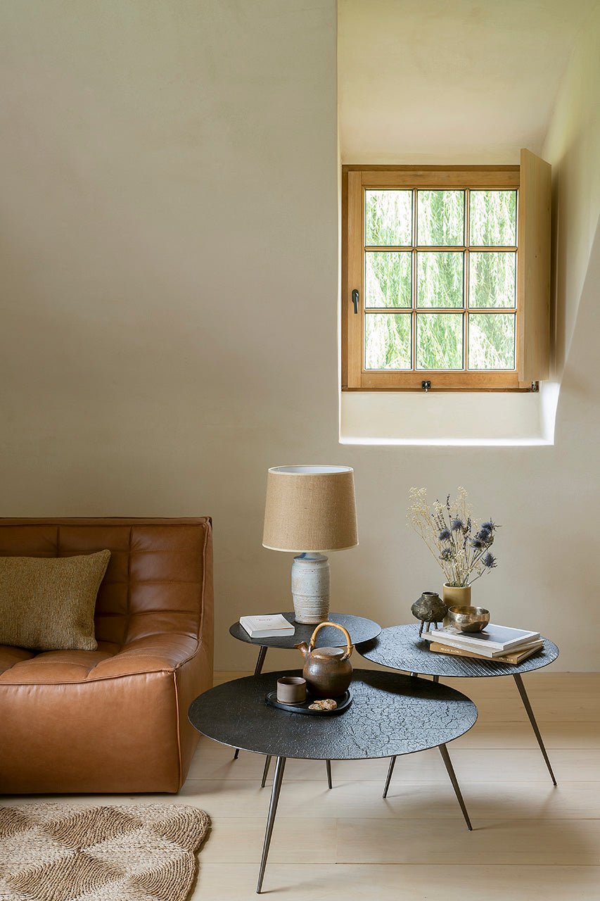 Luna coffee table - varnished Minerals - Lava linear Whisky - round White Cliff Studio COFFEE TABLE