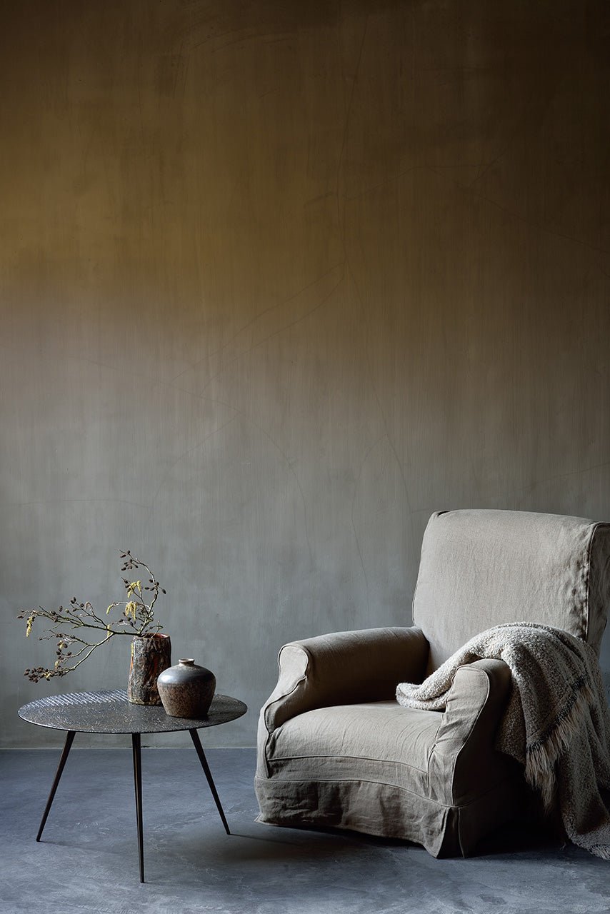 Luna coffee table - varnished Minerals - Lava linear Whisky - round White Cliff Studio COFFEE TABLE