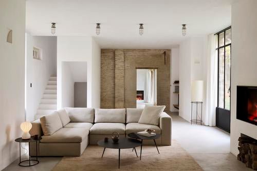 Luna coffee table - varnished Minerals - Lava linear Whisky - round White Cliff Studio COFFEE TABLE