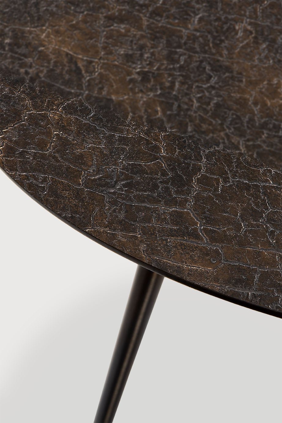 Luna coffee table - varnished Minerals - Lava Whisky - round White Cliff Studio COFFEE TABLE