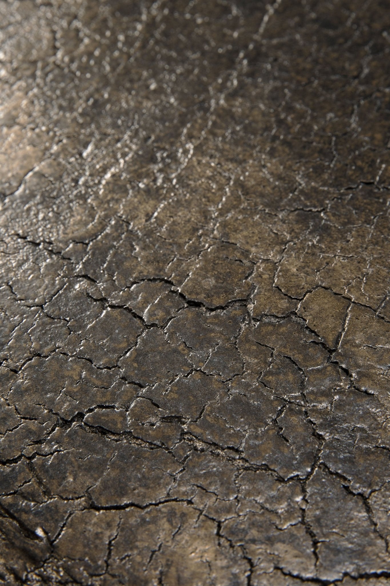 Luna coffee table - varnished Minerals - Lava Whisky - round White Cliff Studio COFFEE TABLE