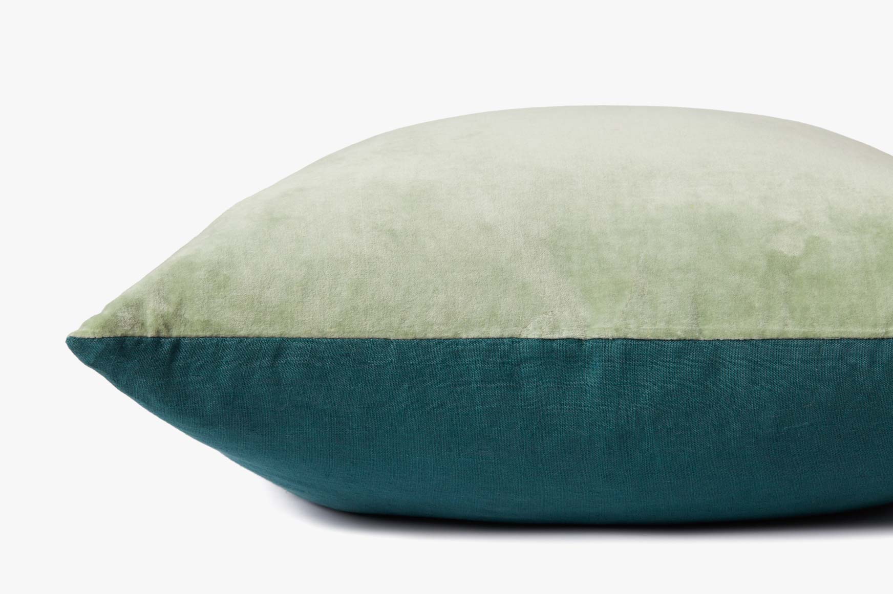 Magnolia Home by Joanna Gaines x Loloi P1153 Lt. Green / Blue Pillow White Cliff Studio Throw Pillows