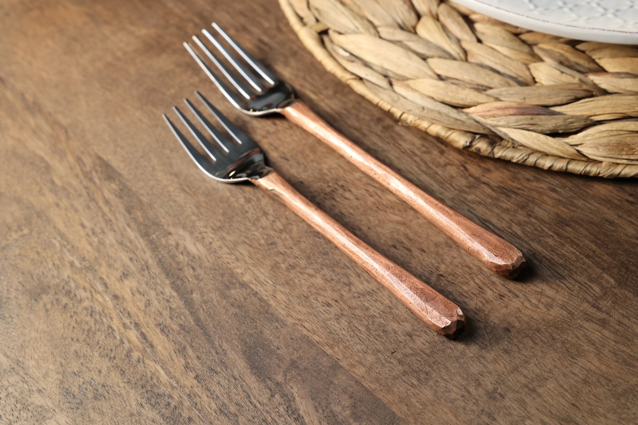 Medicki Flatware, 5-Pc. Place Setting White Cliff Studio Flatware