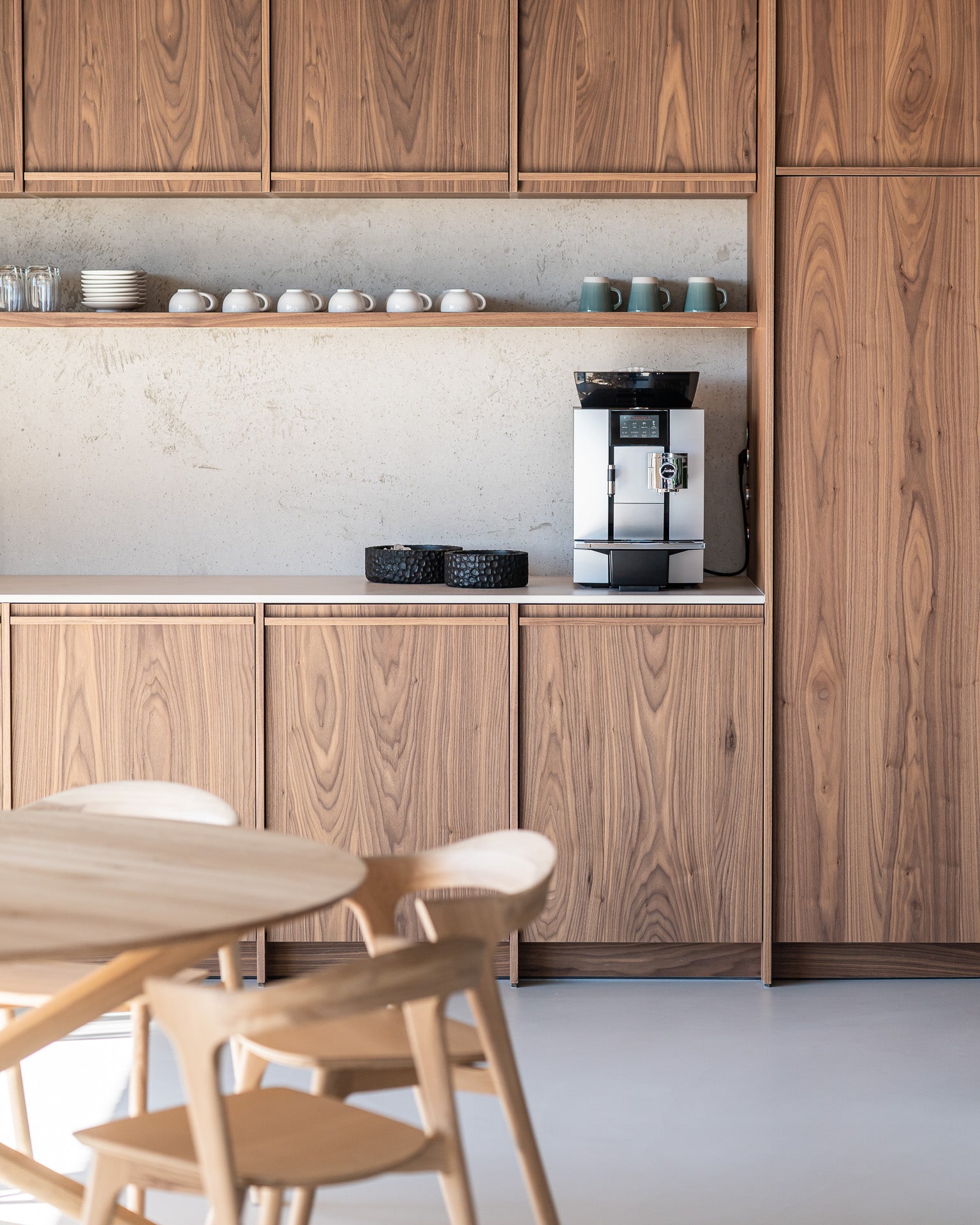 Mikado dining table - oak - round White Cliff Studio Dining Table