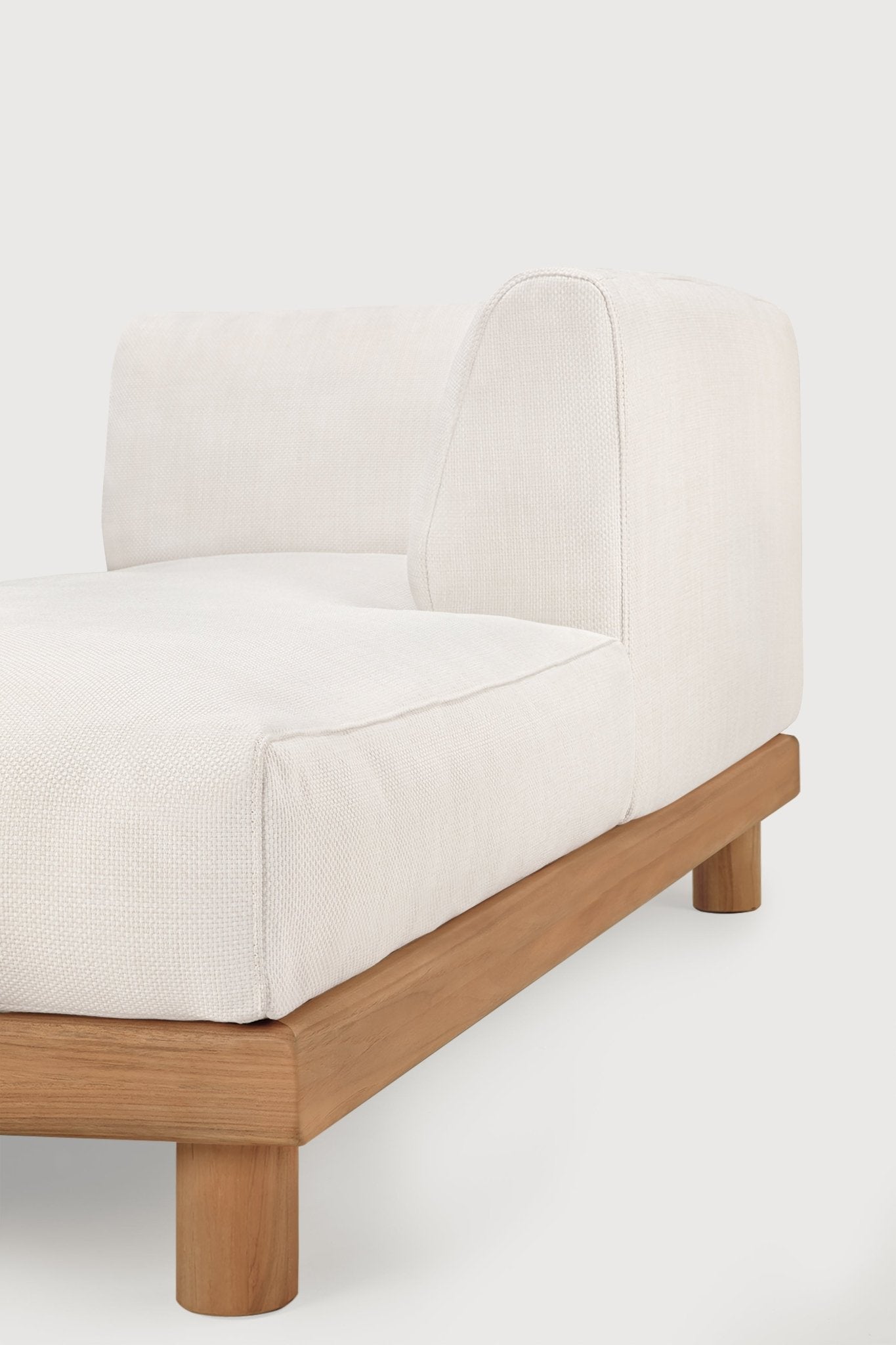 Monocle outdoor modular sofa - teak - White fabric - day bed with L arm White Cliff Studio Outdoor Sofa