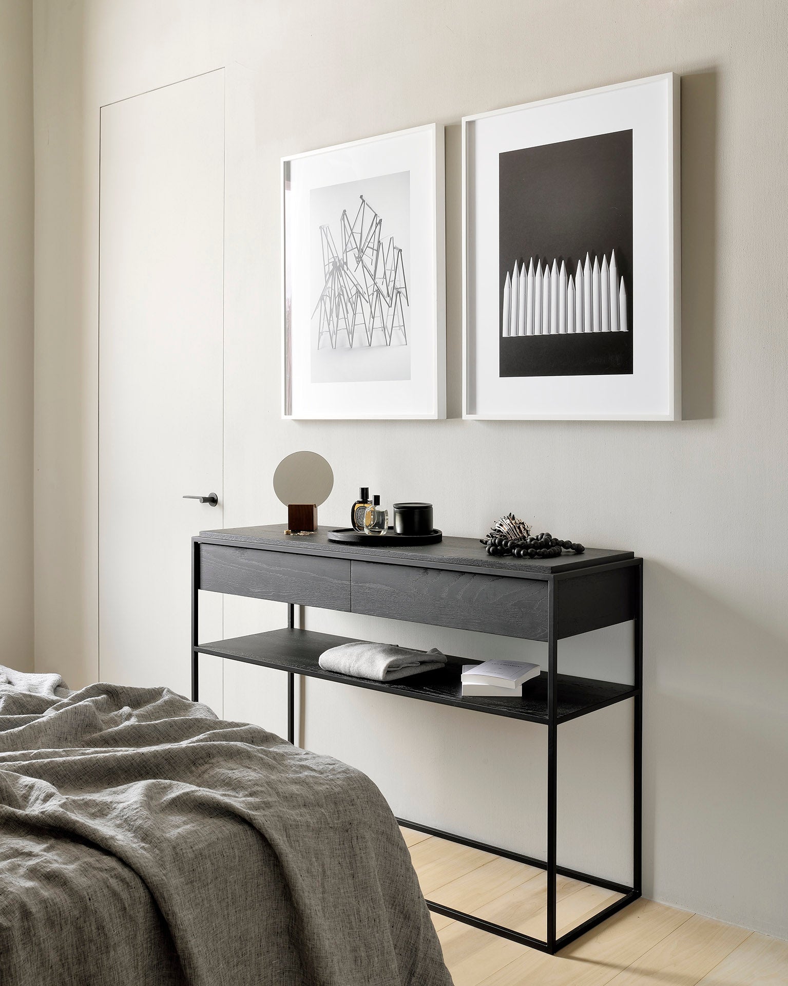 Monolit console - varnished oak - black - 2 drawers White Cliff Studio Console Table