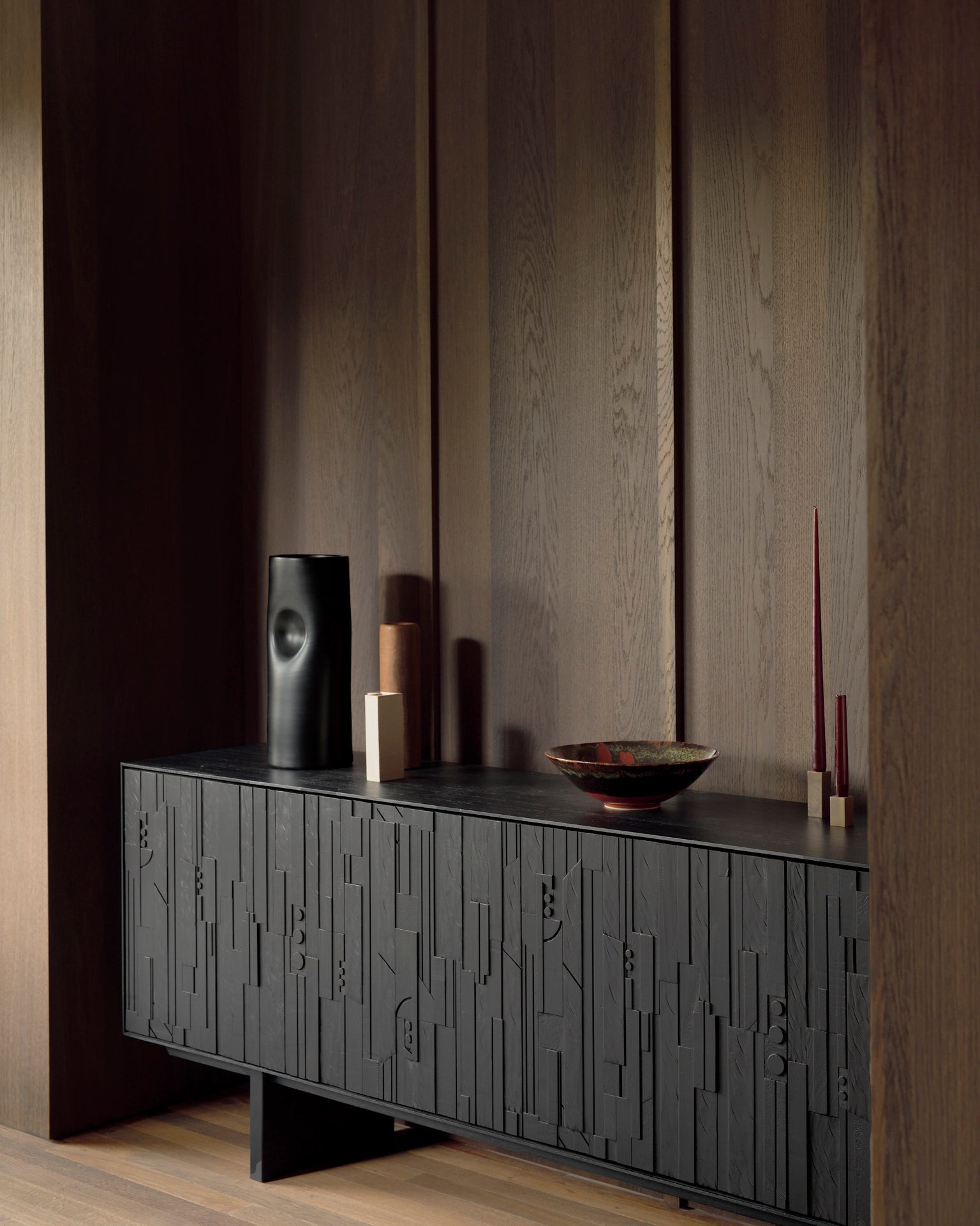 Mosaic sideboard - varnished teak - off black - 4 doors White Cliff Studio Sideboard