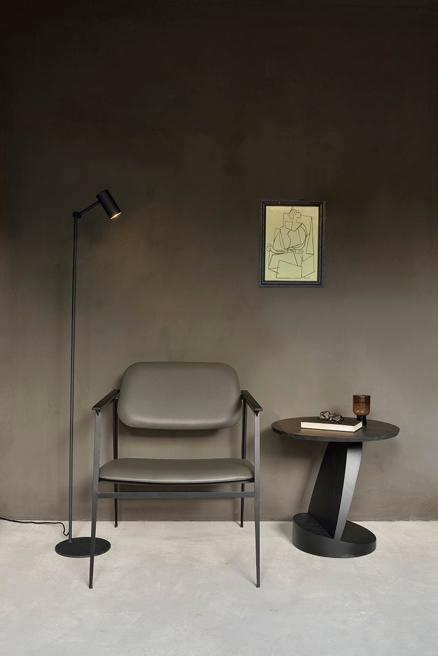 Oblic side table - varnished teak - black - round White Cliff Studio Side Table