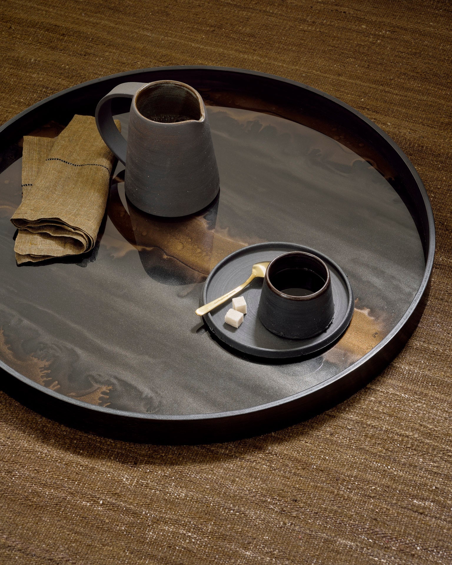 Organic tray - glass - Bronze - round - L White Cliff Studio Trays