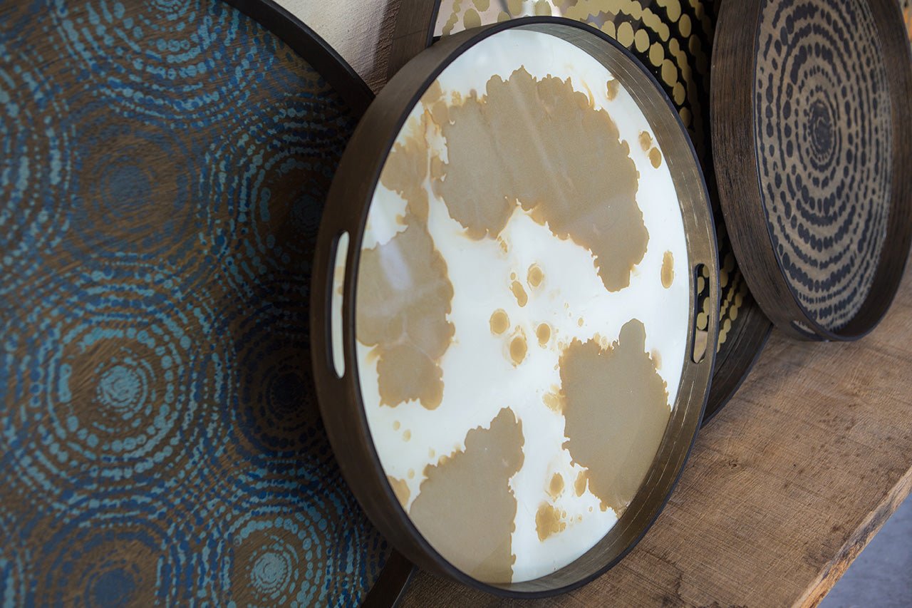 Organic tray - glass - Mist Gold - round - S White Cliff Studio Trays