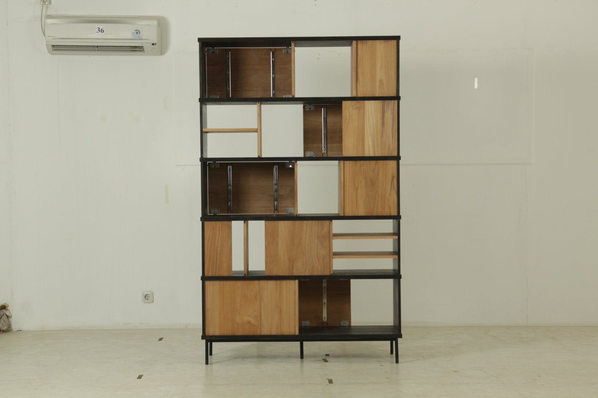 Oscar rack - teak - 5 sliding doors White Cliff Studio Wall Shelf