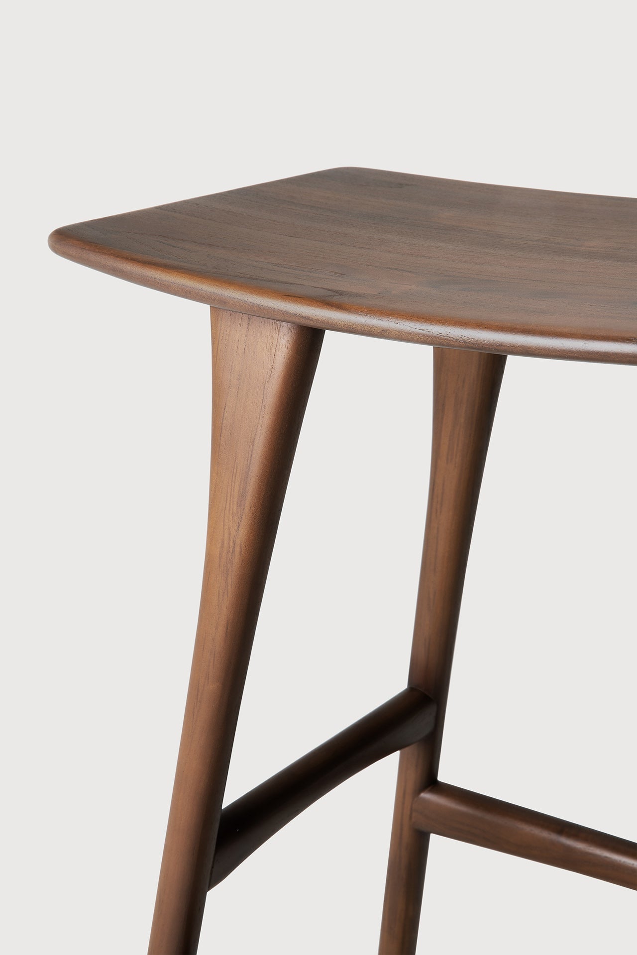 Osso bar stool - varnished teak - brown White Cliff Studio Bar Stool