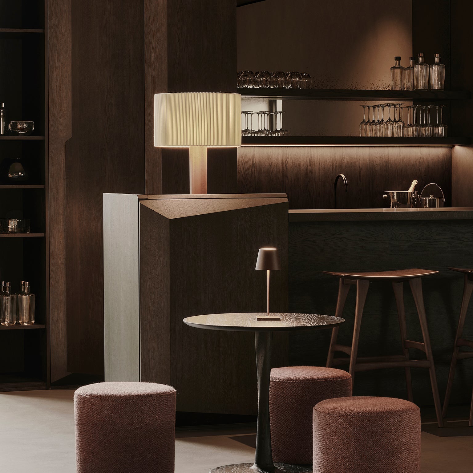 Osso bar stool - varnished teak - brown White Cliff Studio Bar Stool