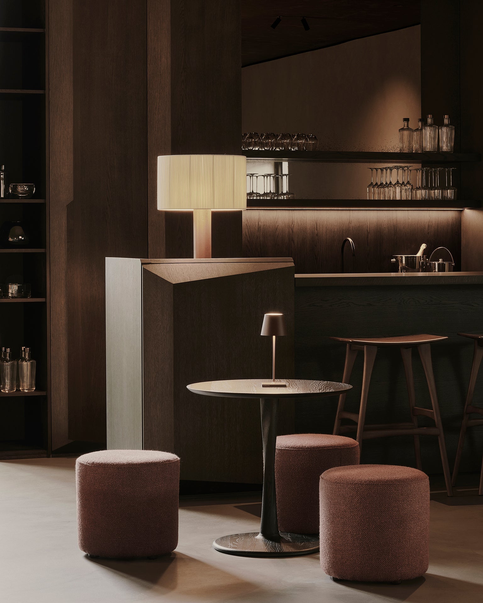 Osso bar stool - varnished teak - brown White Cliff Studio Bar Stool