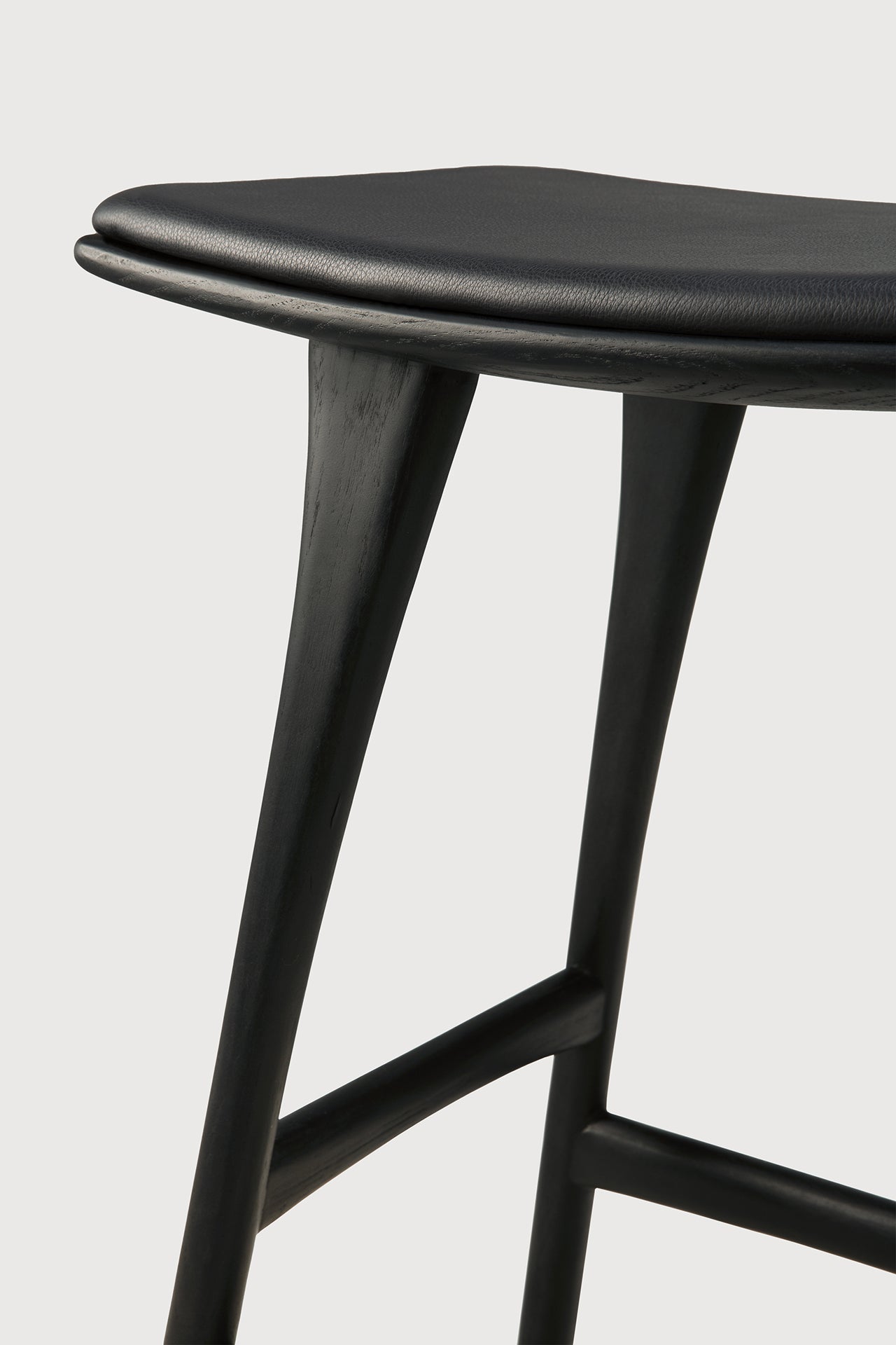 Osso counter stool - varnished oak - black - Black leather White Cliff Studio Counter Stool