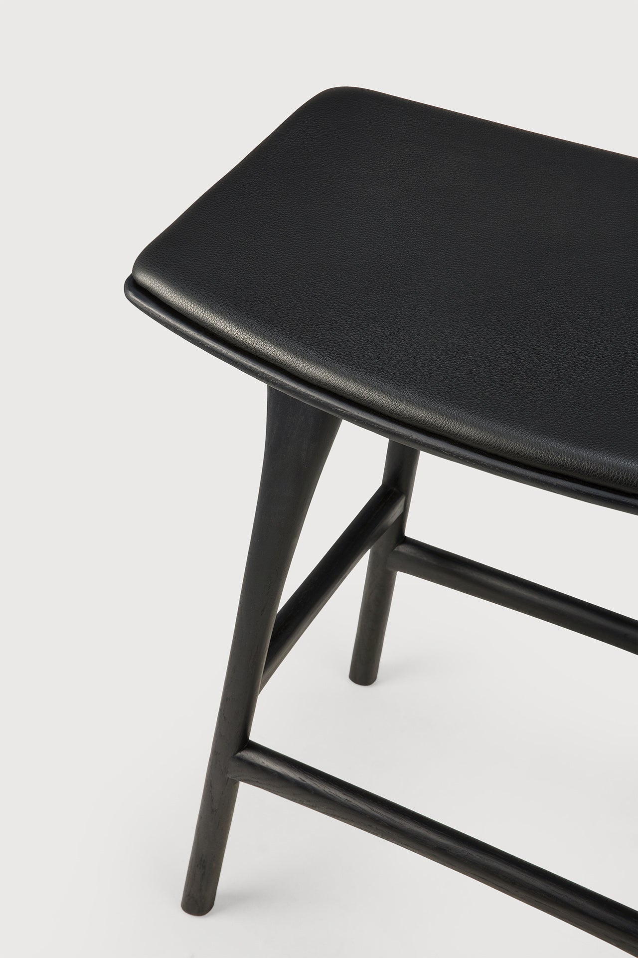 Osso counter stool - varnished oak - black - Black leather White Cliff Studio Counter Stool