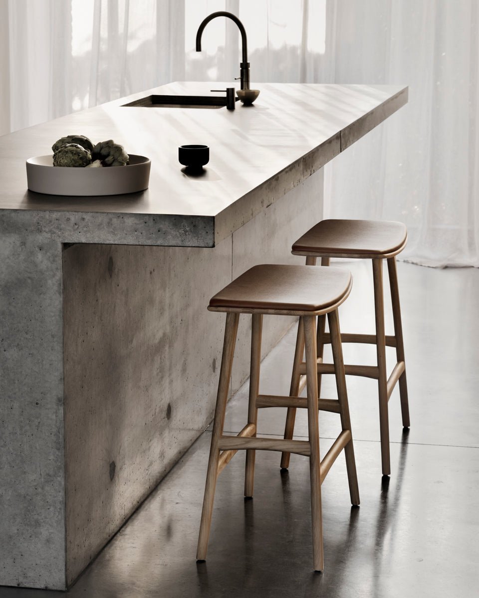 Osso counter stool - varnished oak - Cognac leather White Cliff Studio Counter Stool