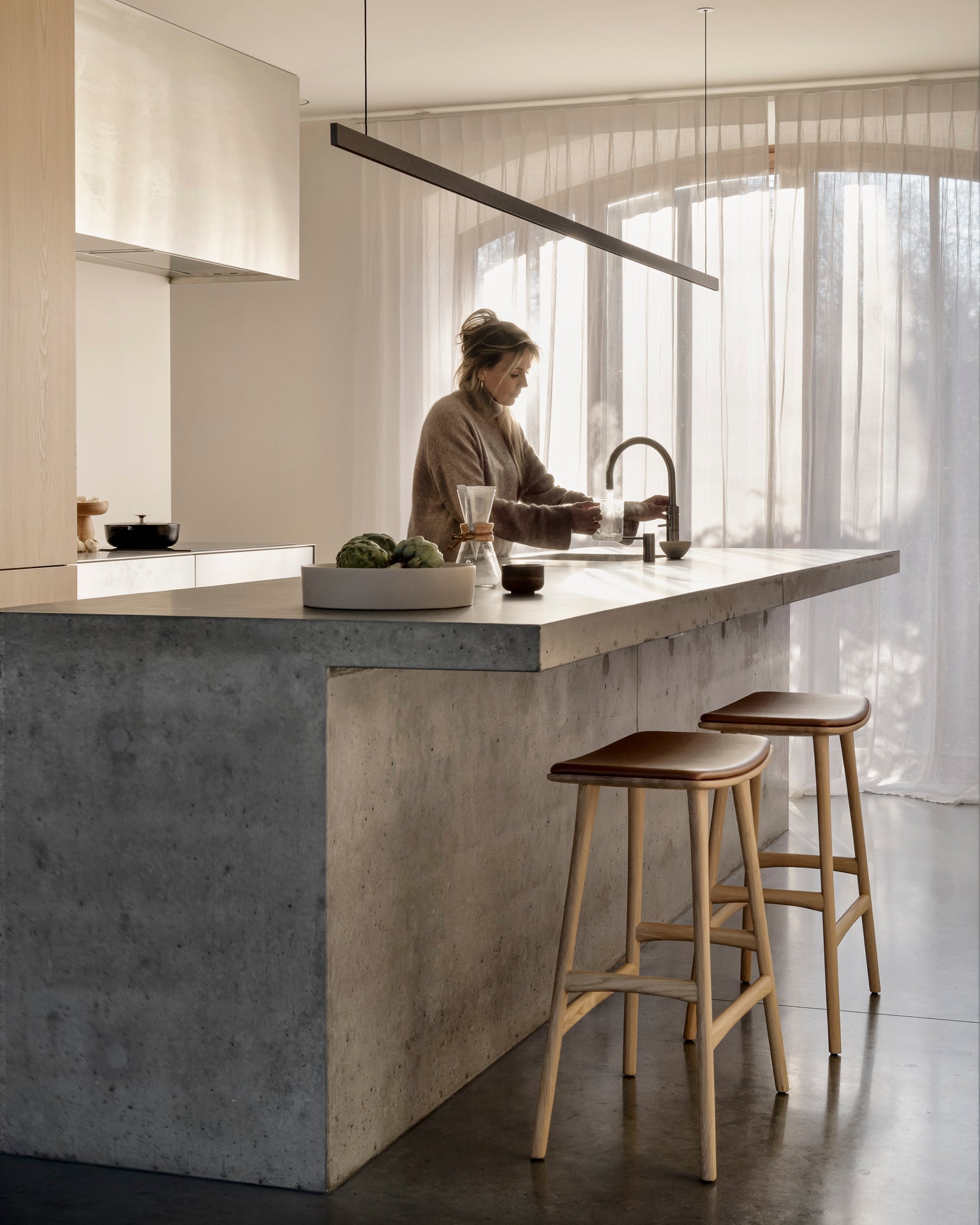 Osso counter stool - varnished oak - Cognac leather White Cliff Studio Counter Stool