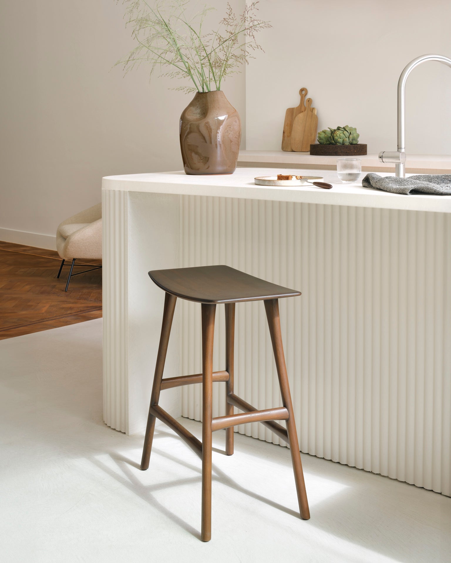 Osso counter stool - varnished teak - brown White Cliff Studio Counter Stool