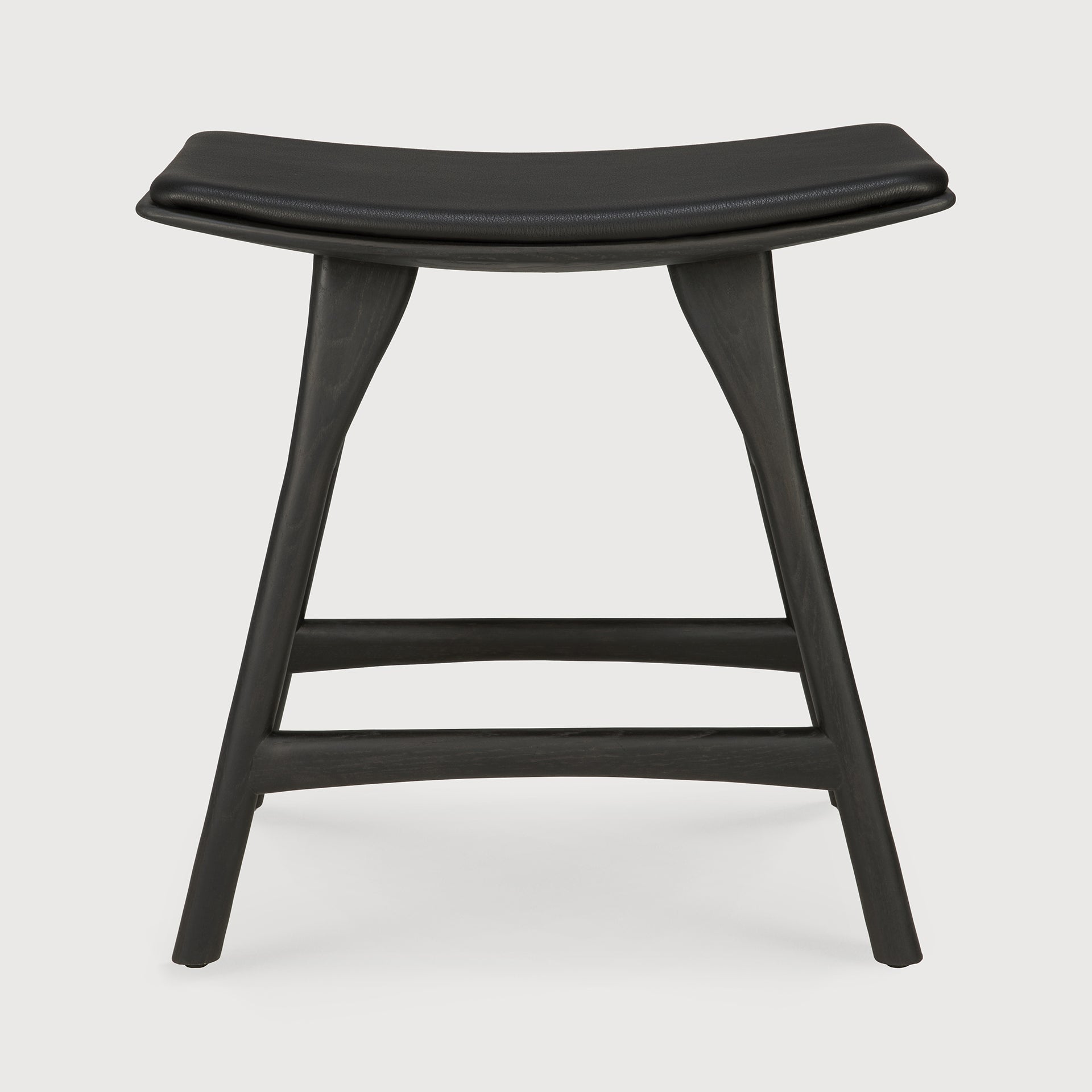 Osso stool - varnished oak - black - Black leather White Cliff Studio Stool