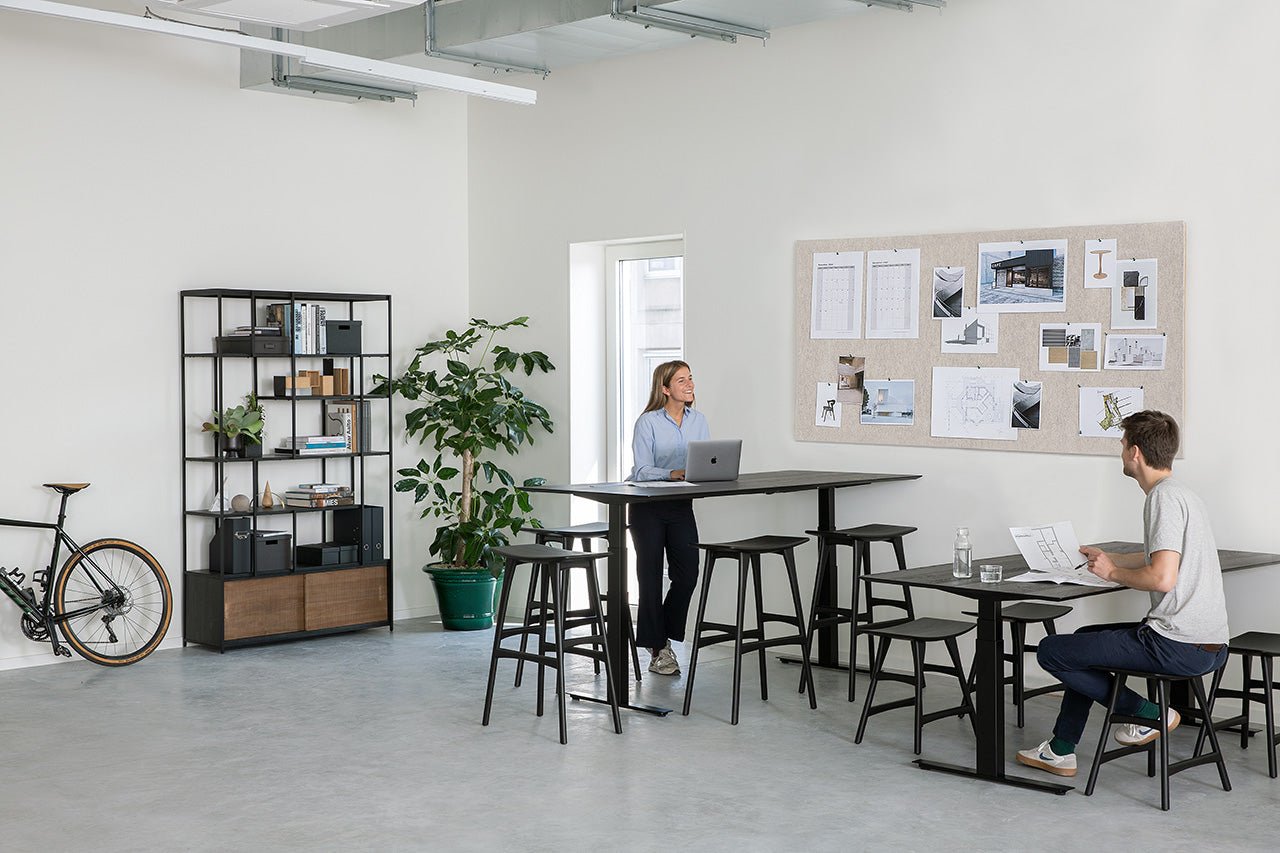 Osso stool - varnished oak - black White Cliff Studio Stool