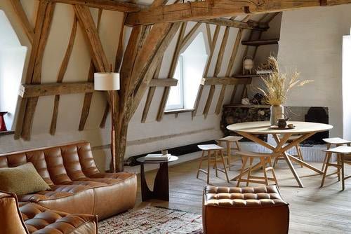 Osso stool - varnished oak - Cognac leather White Cliff Studio Stool