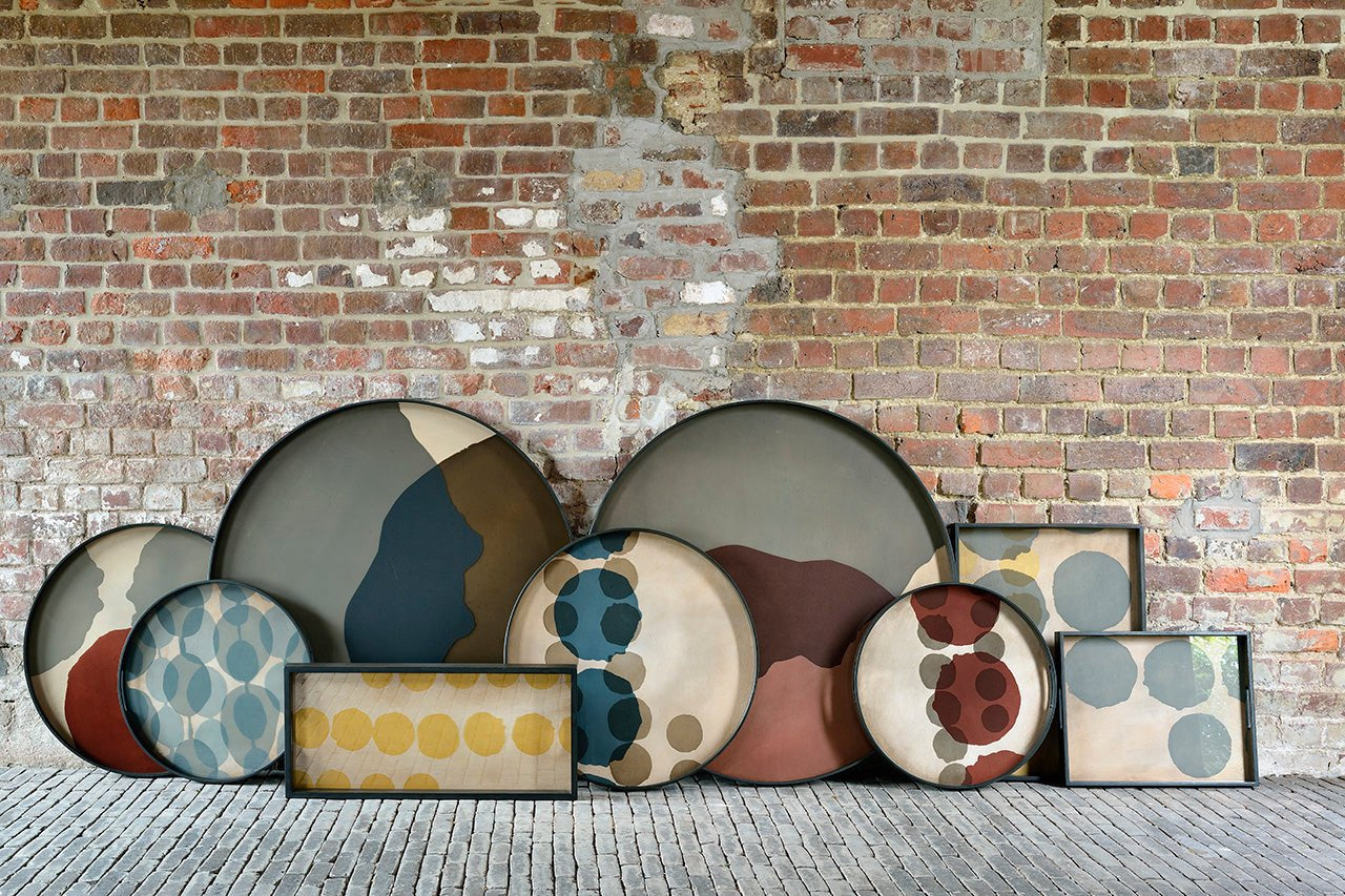 Overlapping Dots tray - glass - round - L White Cliff Studio Trays