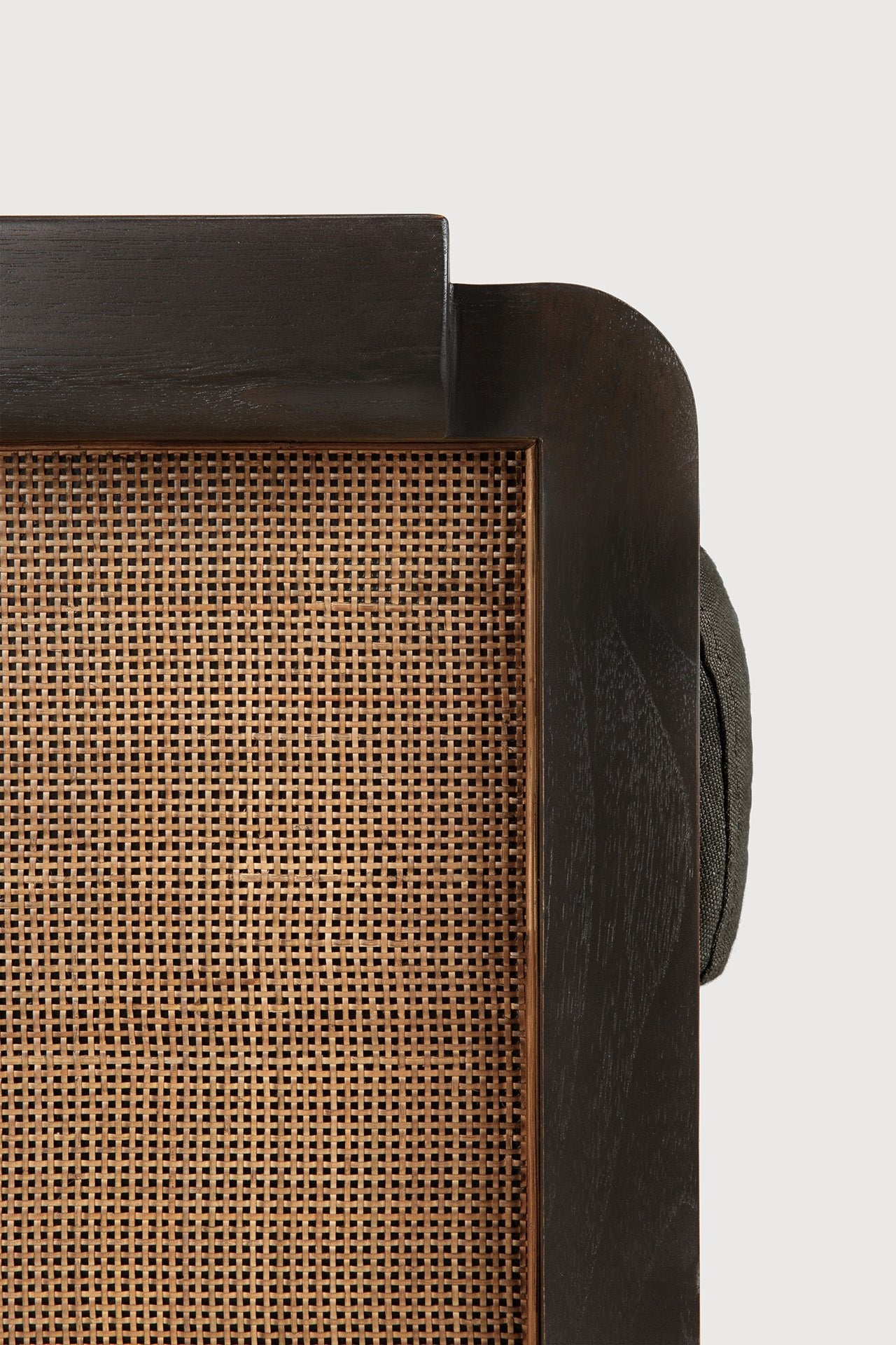 Panel lounge chair - varnished teak - dark brown - rattan Roasted - Grey linen White Cliff Studio Lounge Chair