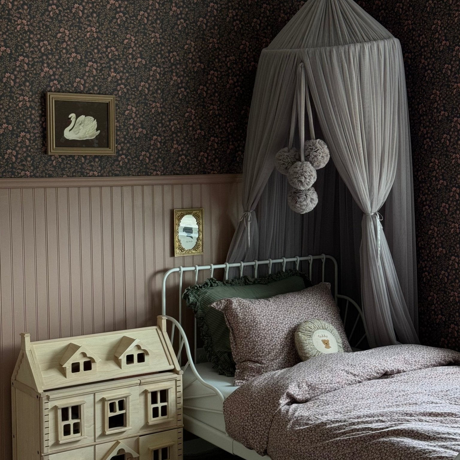 Penelope Wallpaper by Bloomery Decor