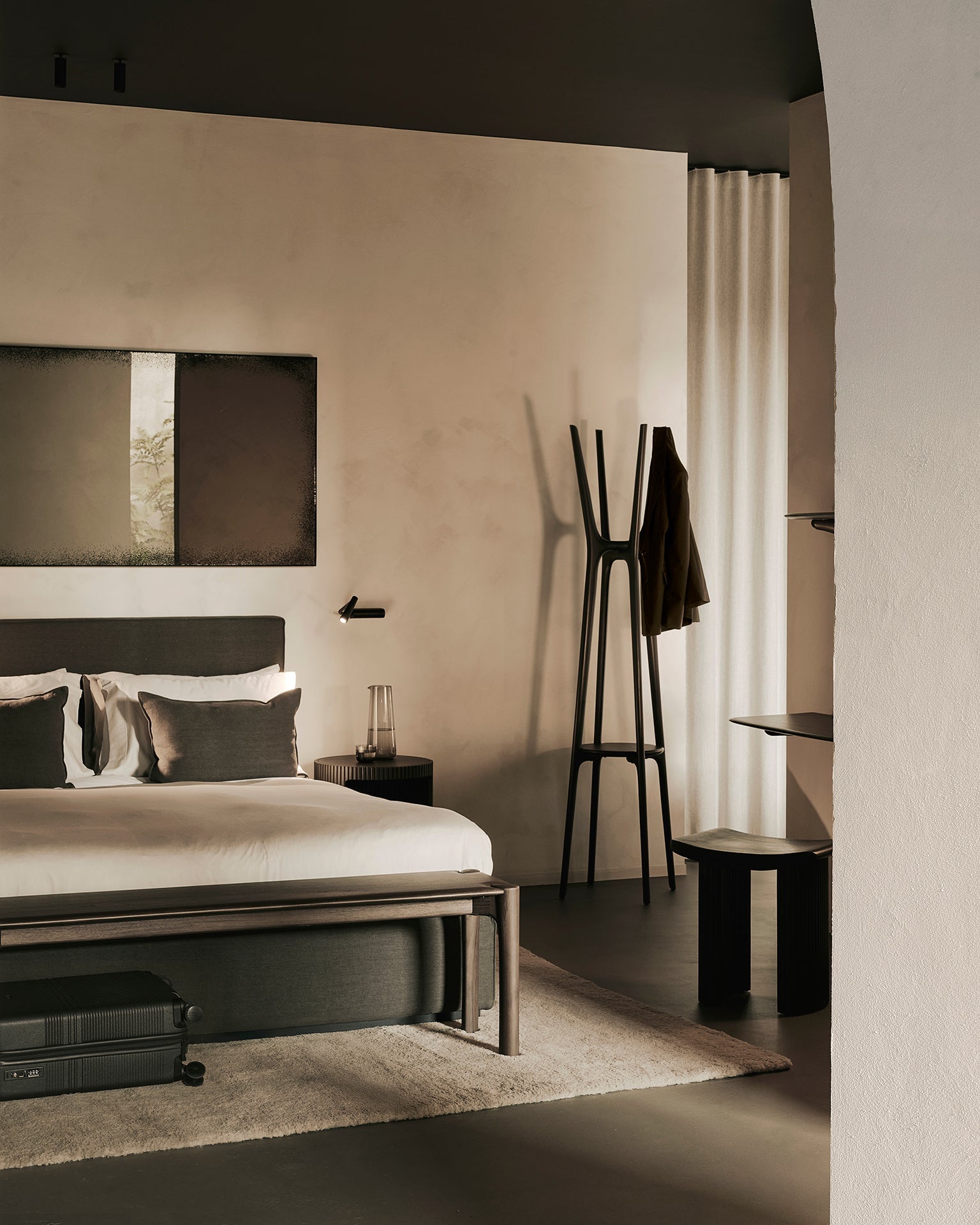 PI bench - varnished teak - brown White Cliff Studio Bench / Dining Bench