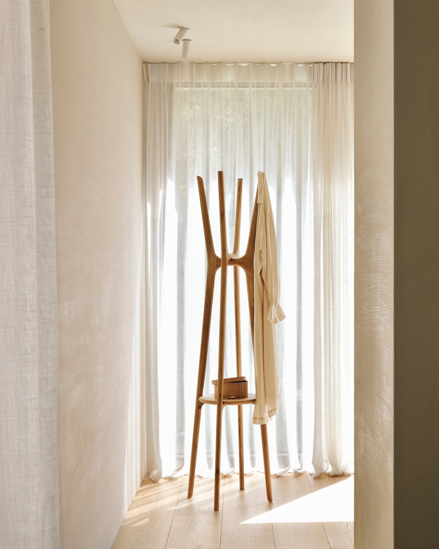 PI Coat Stand White Cliff Studio Coat Trees