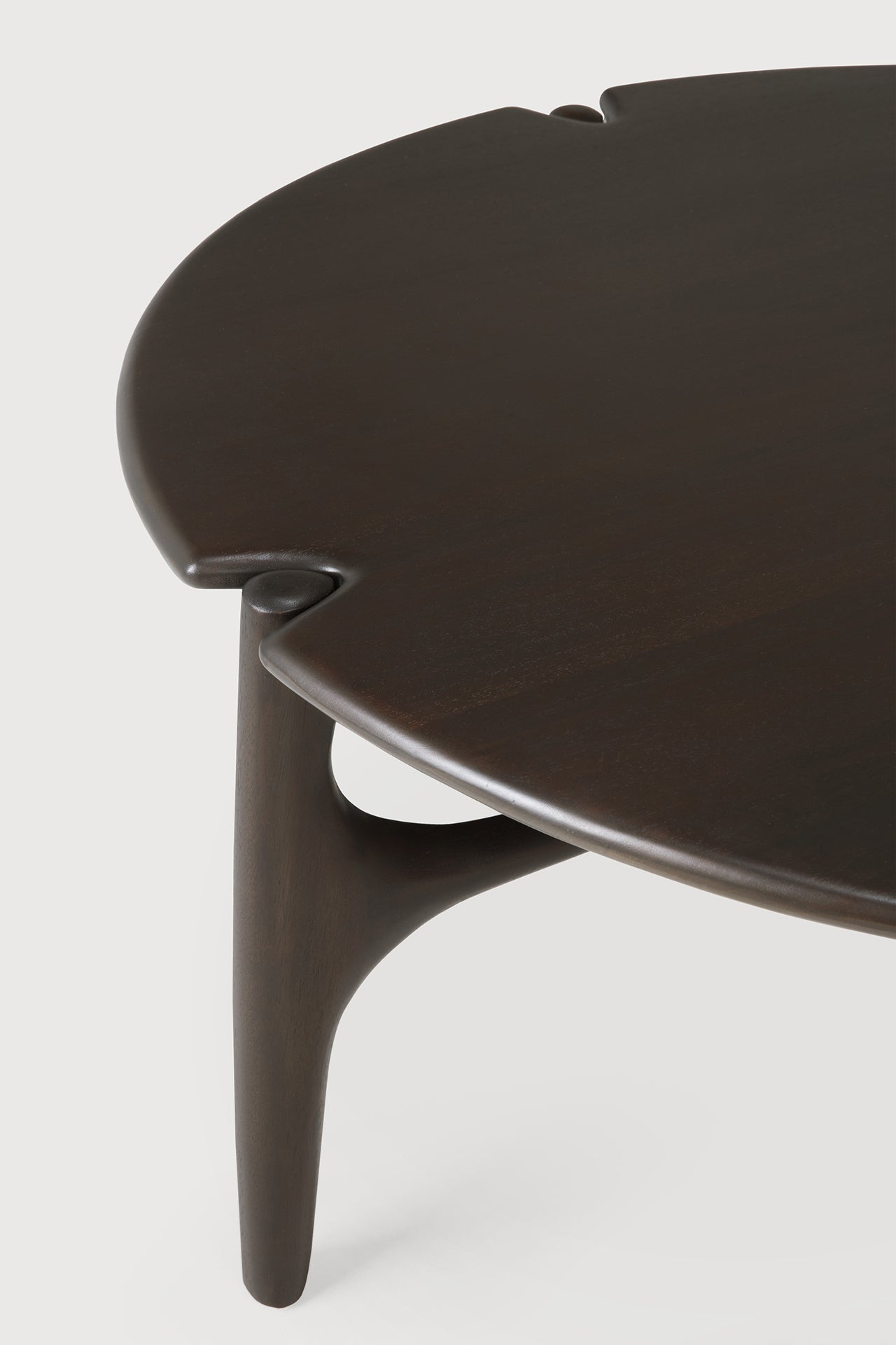 PI coffee table - varnished mahogany - dark brown - round White Cliff Studio COFFEE TABLE