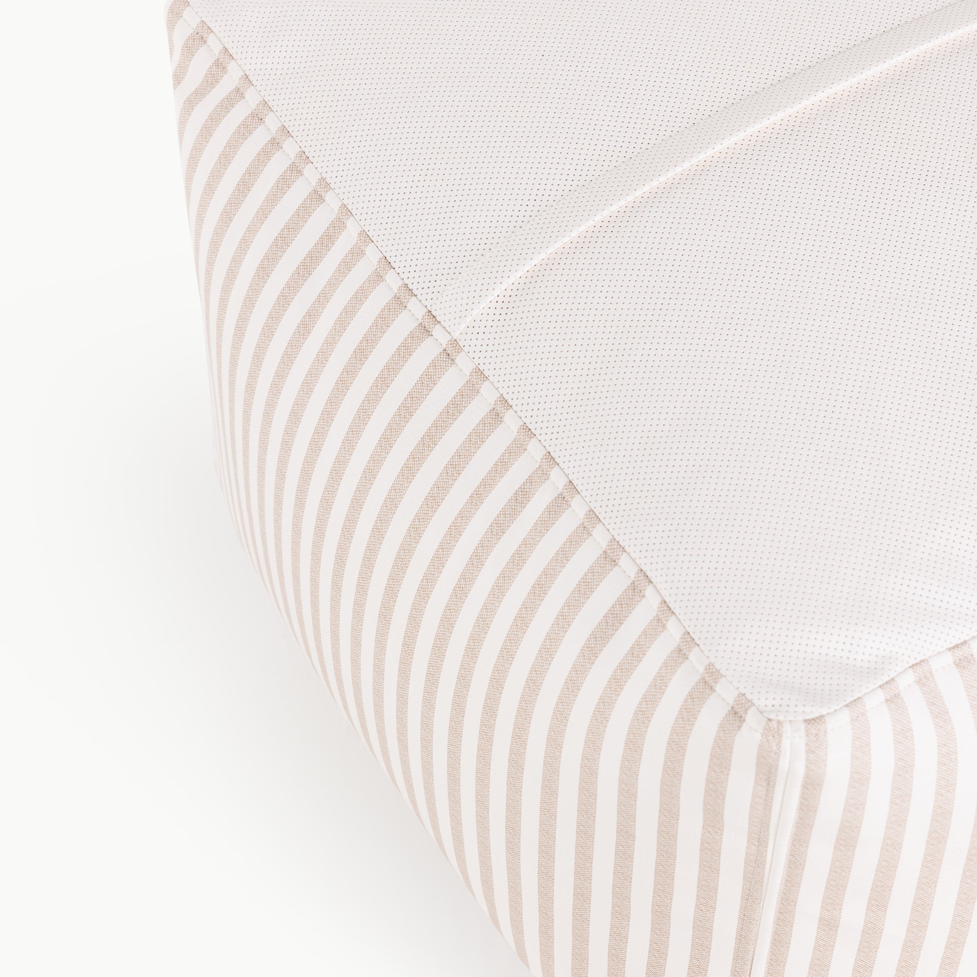 Pouf White Cliff Studio Pouf