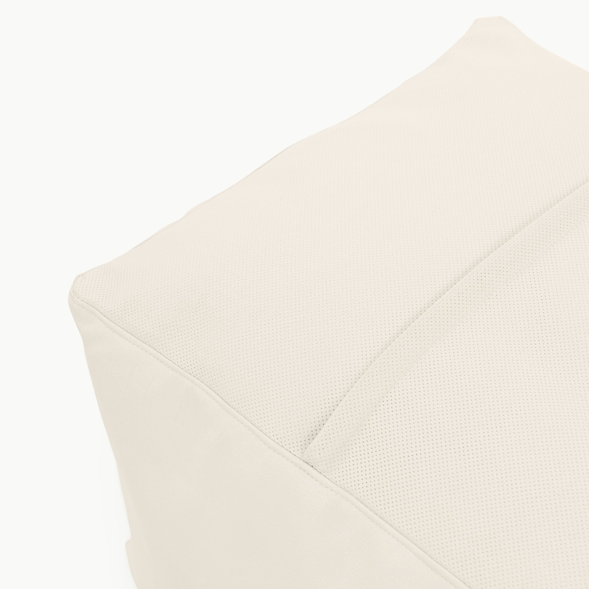 Pouf White Cliff Studio Pouf